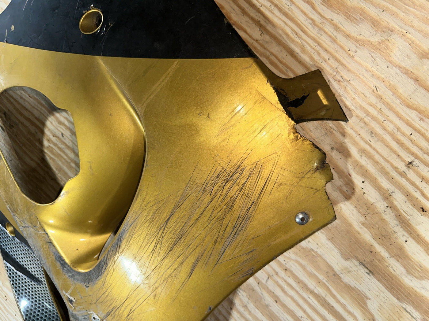 1996-1999 96-99 SUZUKI GSXR750 LEFT LOWER MID UPPER SIDE FAIRING COWL PLASTIC 