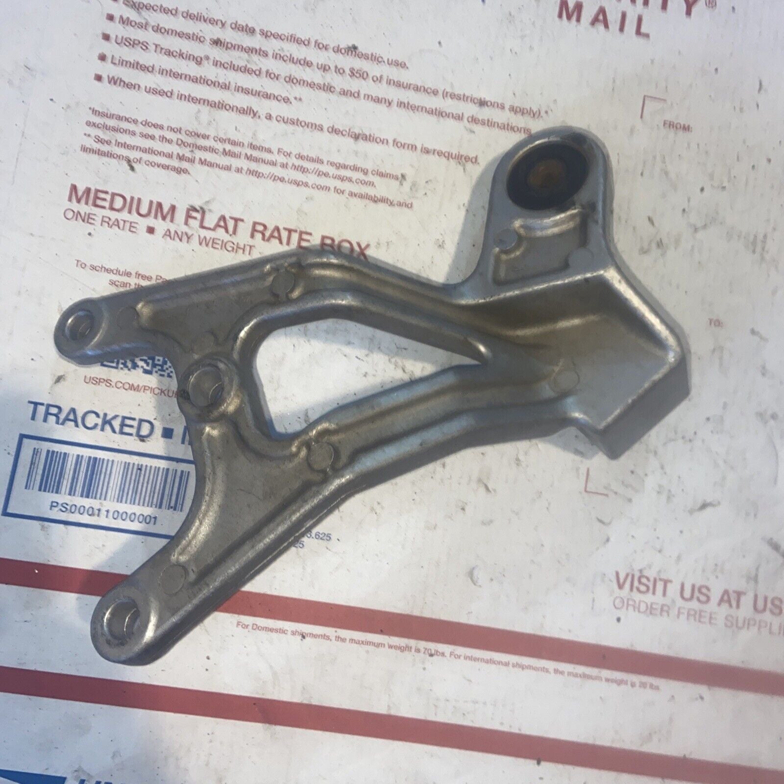 94 SUZUKI GSXR 750 GSXR750 right REAR PASSENGER FOOT PEG BRACKET MOUNT OEM