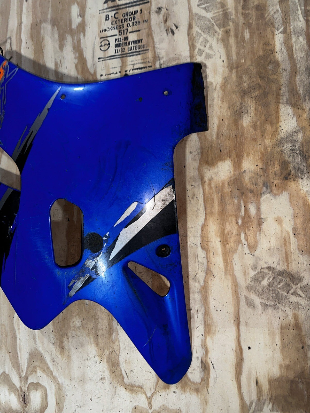 92 93 SUZUKI GSXR 600 93 95 GSXR 750 RIGHT SIDE MID FAIRING COWL OEM 