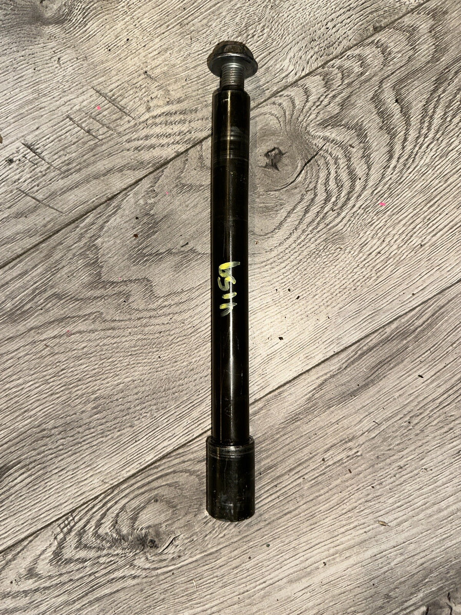 04-06 YAMAHA YZF R1 FRONT AXLE