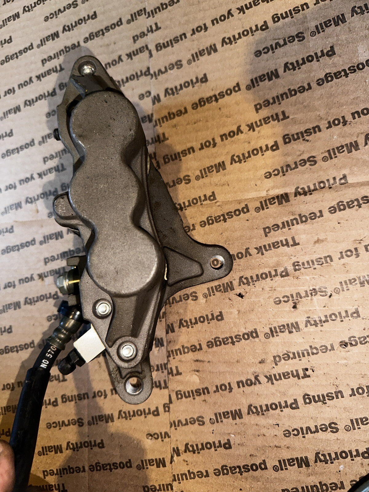 KAWASAKI ZX600 J ZX6 NINJA RIGHT FRONT BRAKE CALIPER ASSEMBLY 43041-1821-GZ