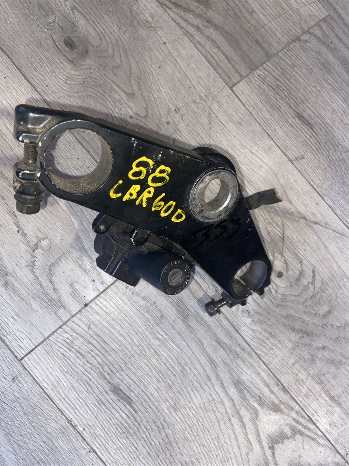 88 HONDA CBR600RR FORKS UPPER TRIPLE TREE CLAMP