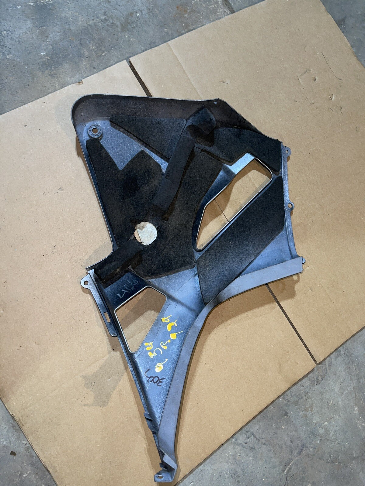 Honda cbr600rr 2003-2004 Left mid, side, cowl fairing, oem Plastic Cover