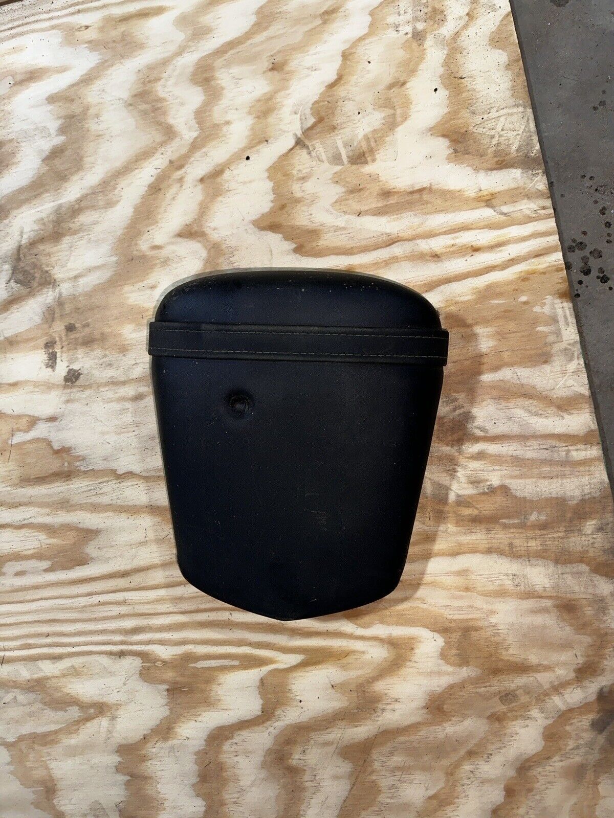 03-05 YAMAHA R6 & 06-09 R6S REAR BACK PASSENGER TANDEM SEAT PAD SADDLE PILLION