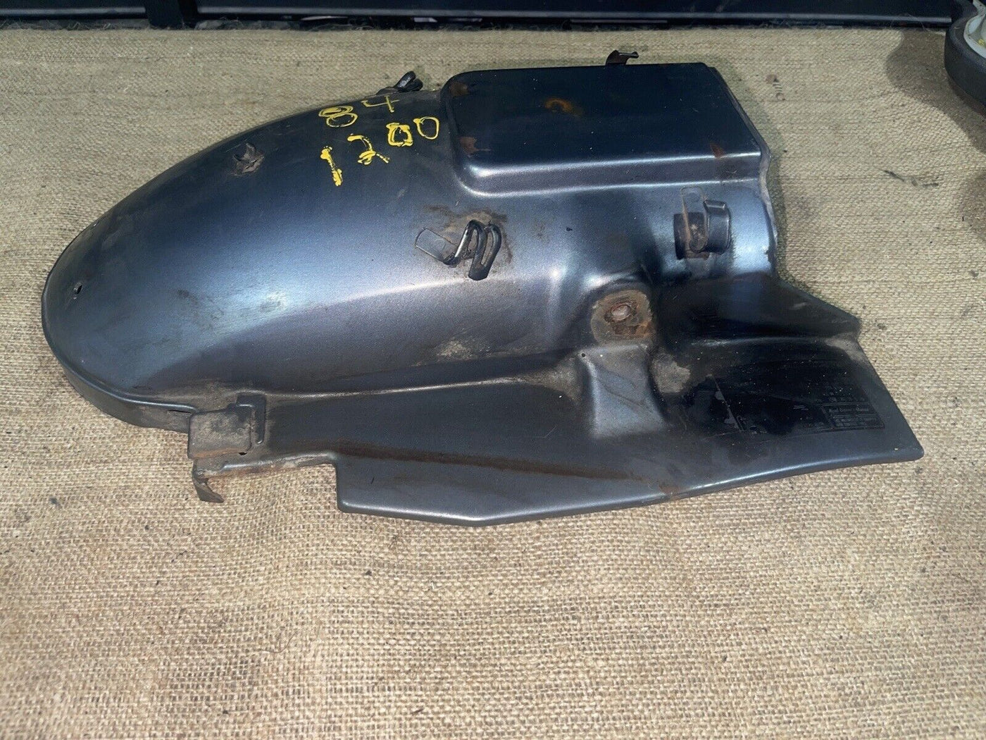 1984 Honda Goldwing 1200 GL1200 REAR BACK WHEEL FENDER MUD GUARD INNER GL 84