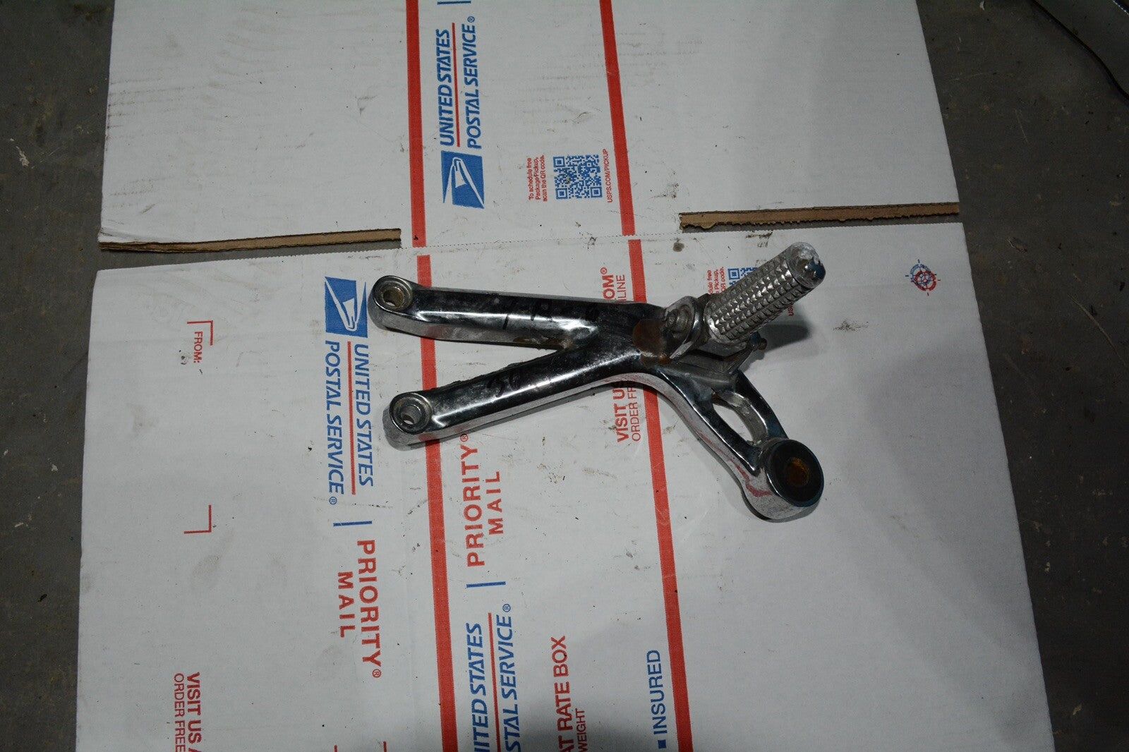 Right Rear Back Passenger Peg Bracket Side Yamaha YZF R6