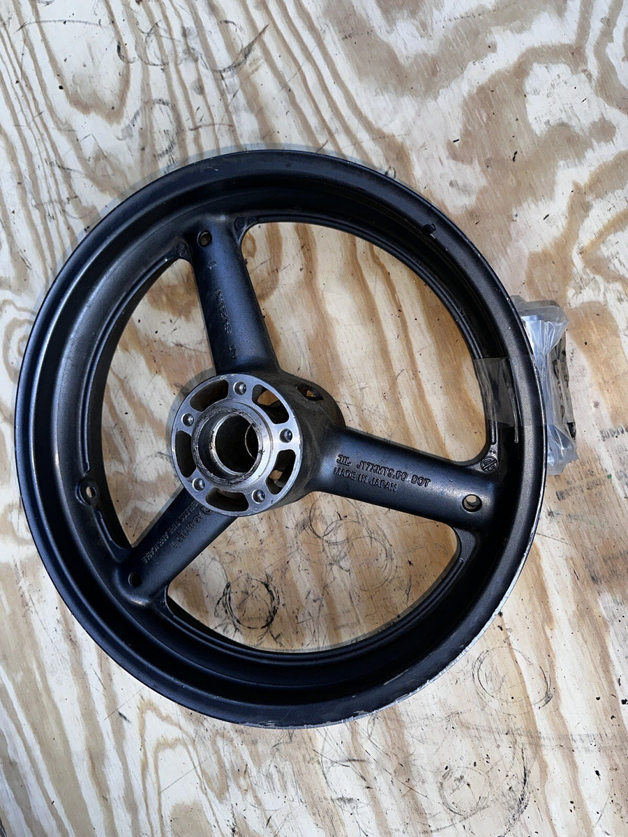 1999-2007 Suzuki Hayabusa Front Rim Wheel OEM gsx1300r 00 01 02 03 04 05 06 NICE