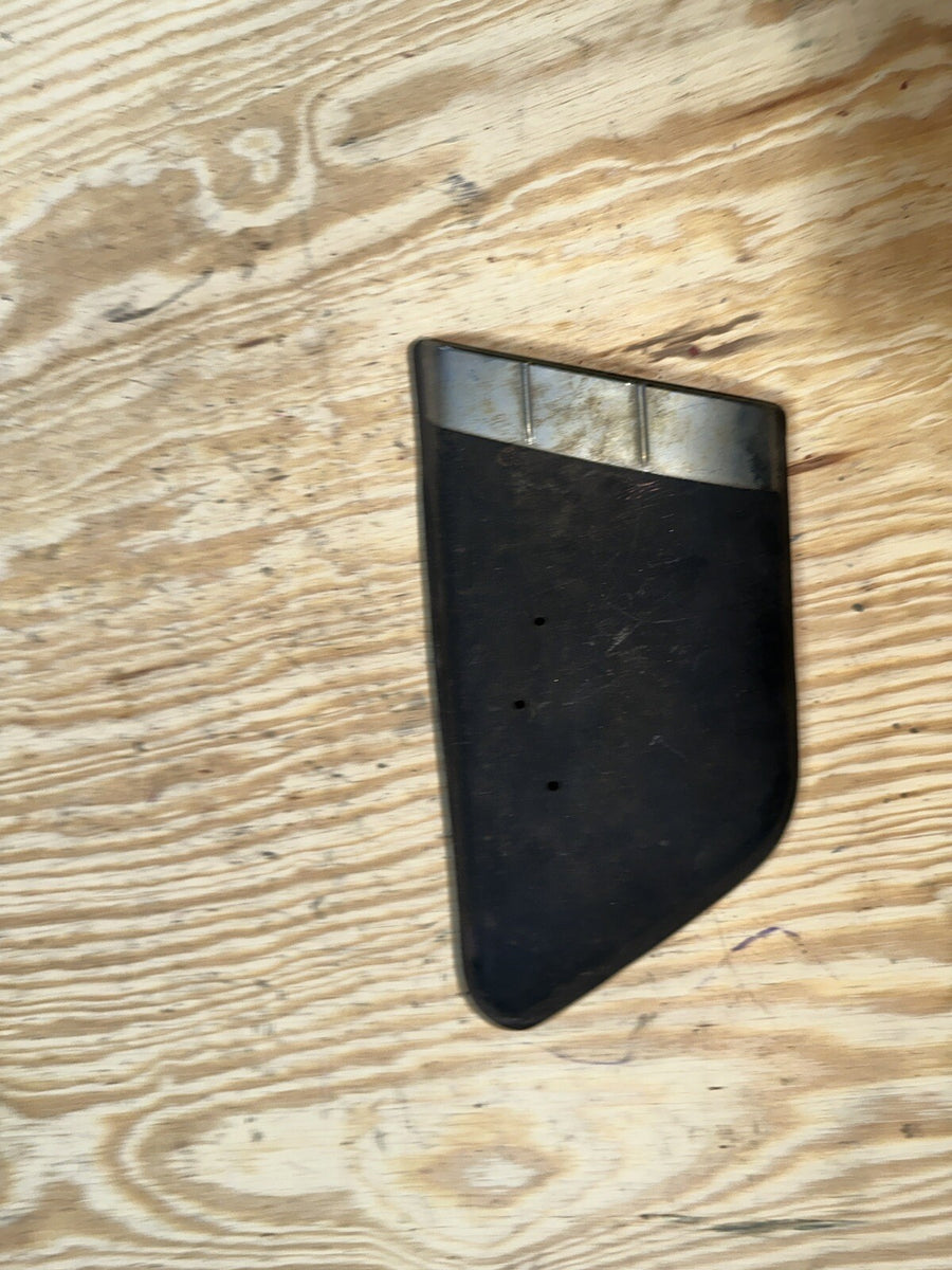 KAWASAKI KZ 400 KZ400 OHC RIGHT SIDE COVER PANEL PLASTIC 