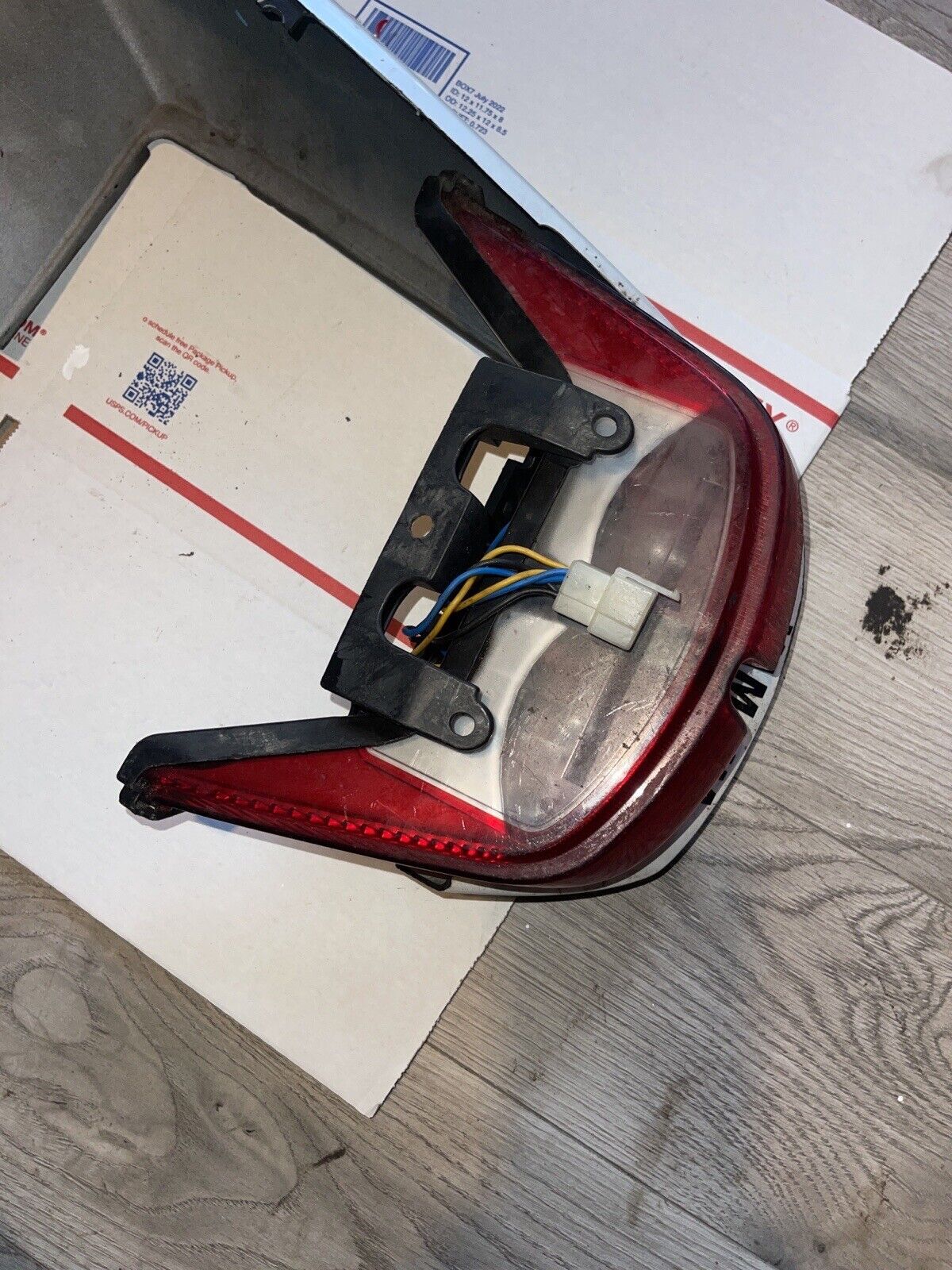 99-00 YAMAHA YZF R6 REAR BACK TAIL FAIRING COWL SHROUD LEFT SPLIT TAILLIGHT