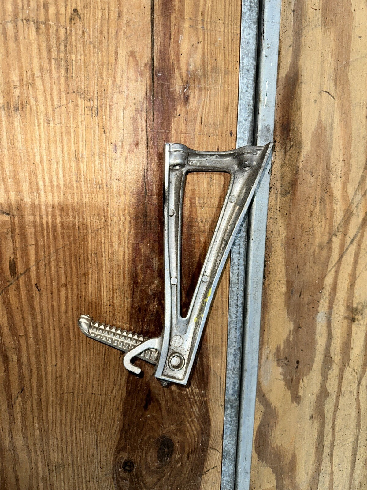 YAMAHA YZF OEM REAR BACK APSSENGER FOOT PEG BRACKETS for 03-05 R6 & 06-09 R6S