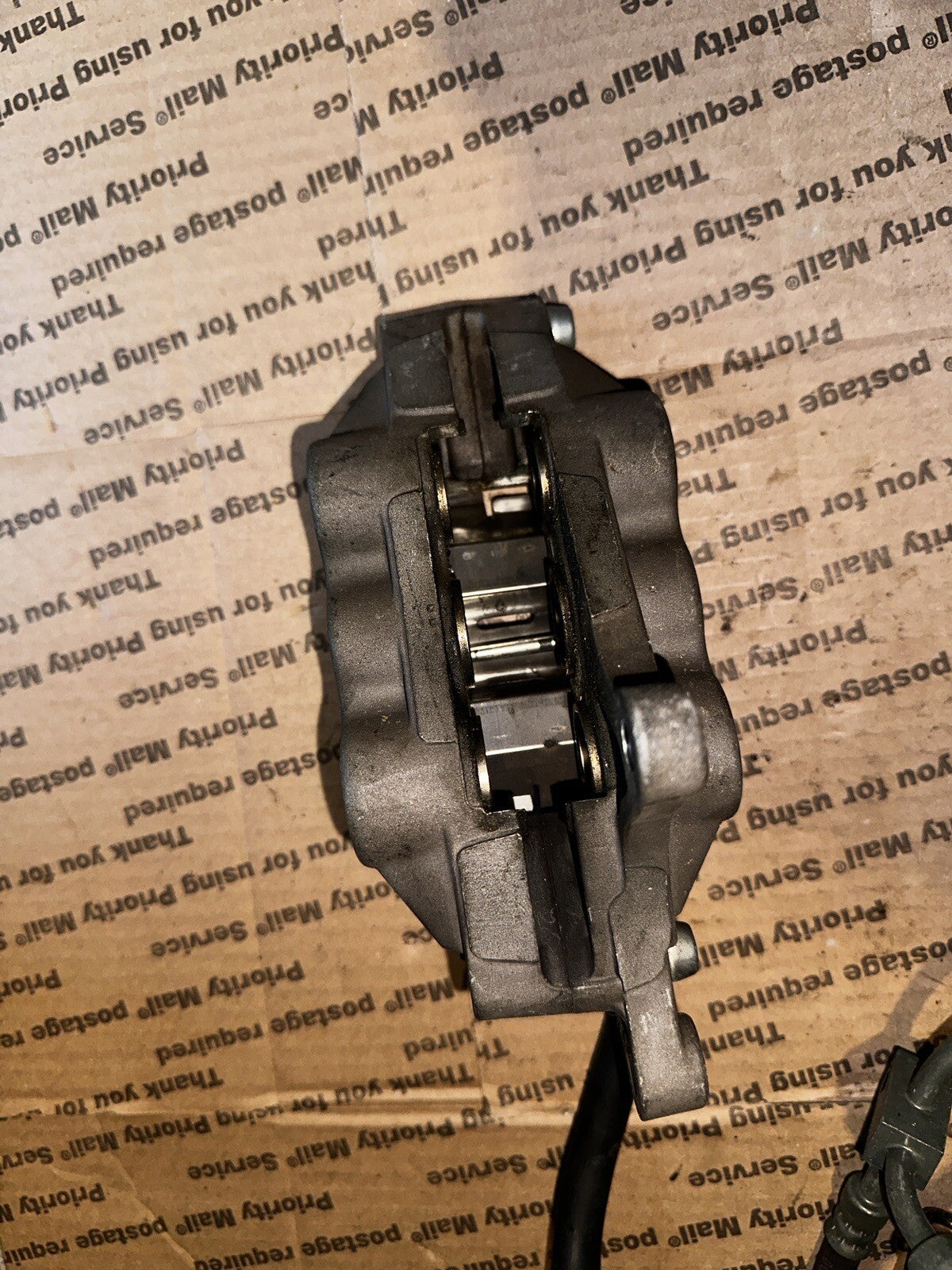 KAWASAKI ZX600 J ZX6 NINJA RIGHT FRONT BRAKE CALIPER ASSEMBLY 43041-1821-GZ