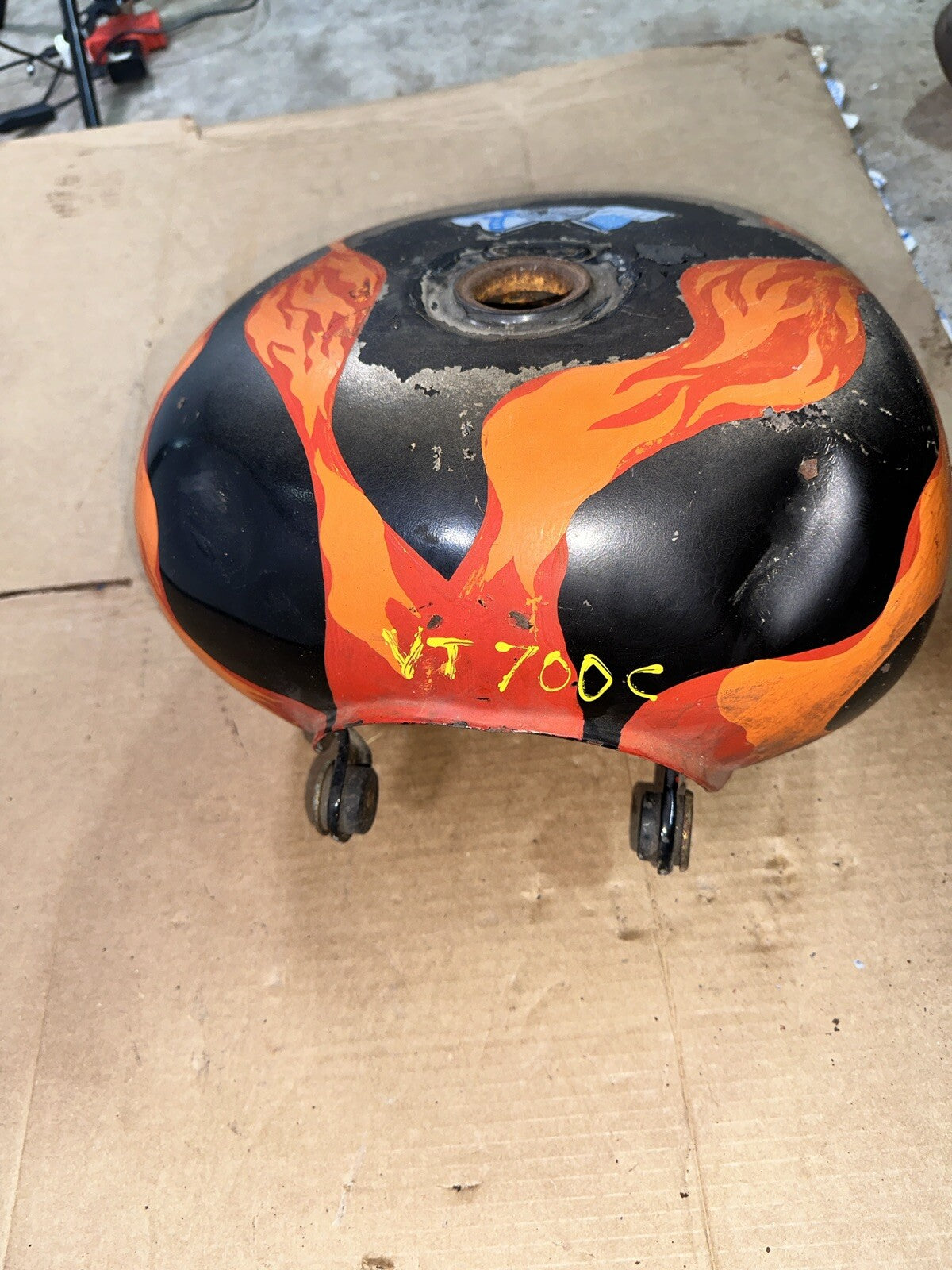 85 Honda VT 700 VT700 C Shadow petrol gas fuel tank