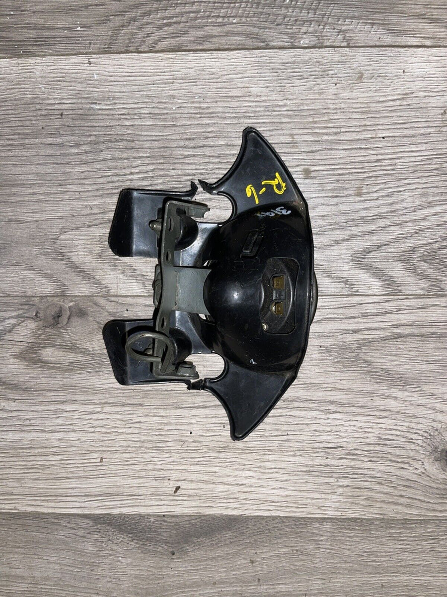 99-02 YAMAHA YZF R6 YZFR6 HORN SIGNAL BRACKET COVER LOWER TREE 4TH-83371-00-00