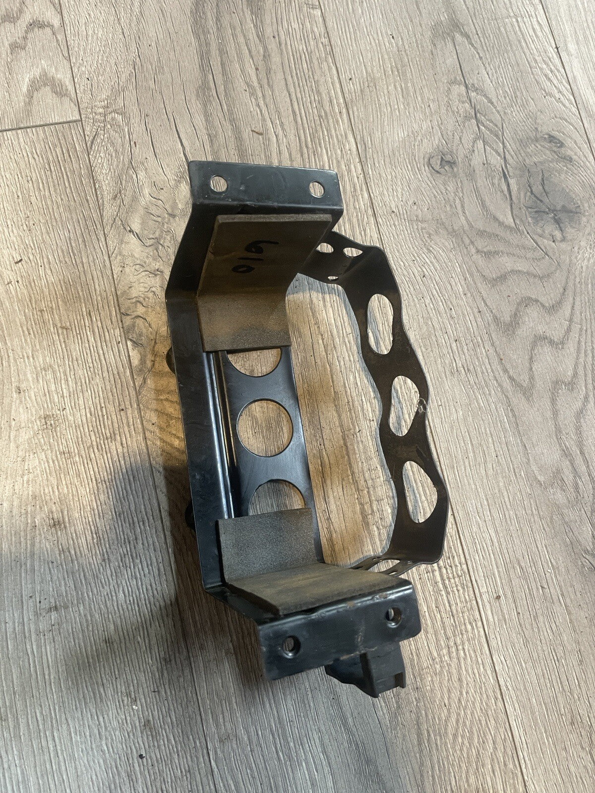 95 Suzuki RF900R Battery Mount Box Tray OEM RF900