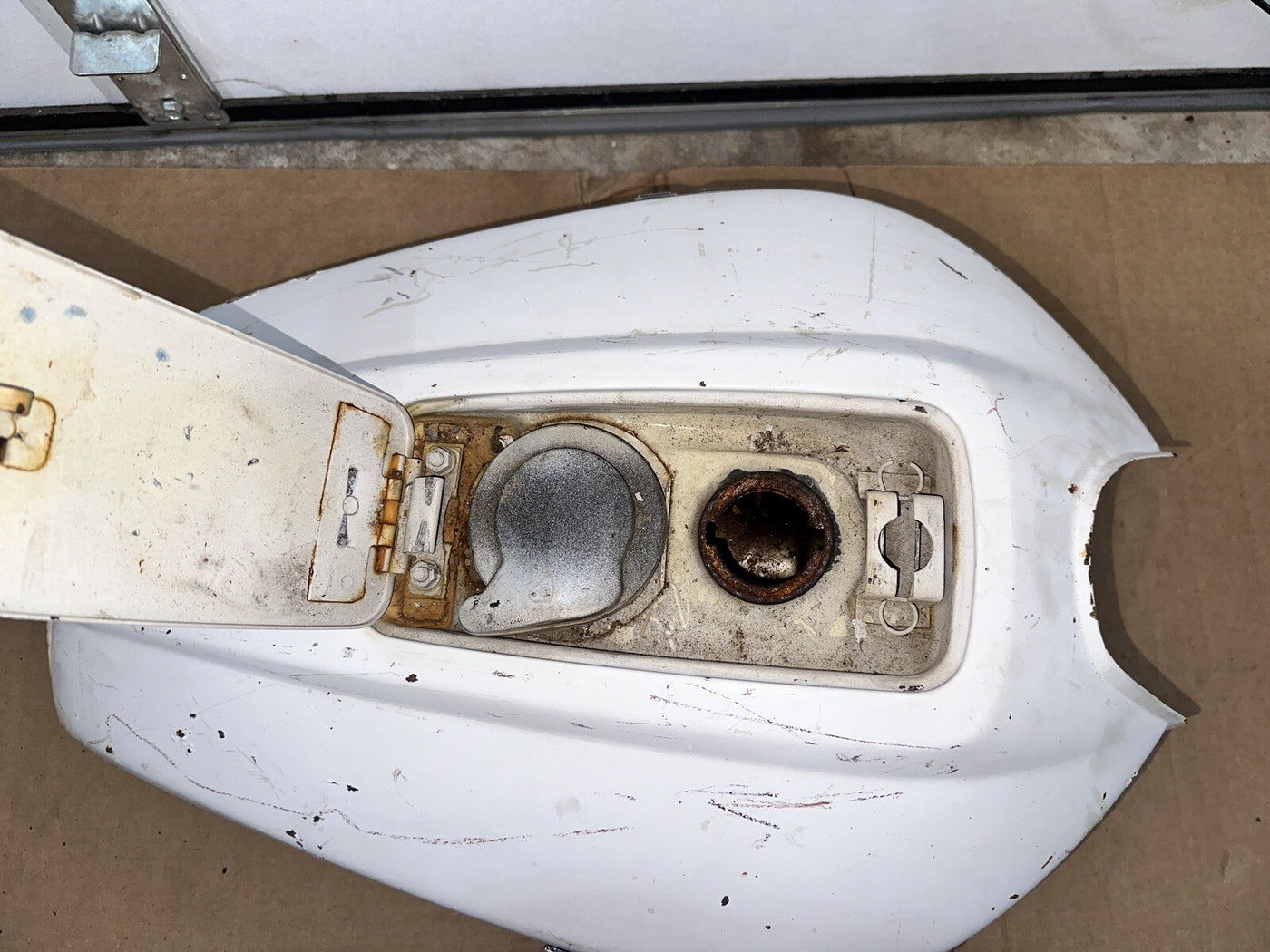 77 Honda CB 750 A CB750 CB750A petrol gas fuel tank
