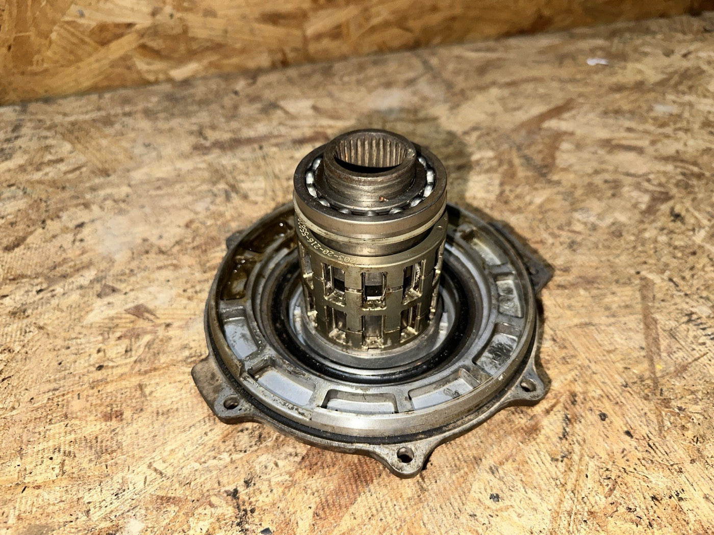 POLARIS RZR Xp 1000 20 FRONT DIFFERENTIAL GEARCASE OUTPUT COVER 3236717