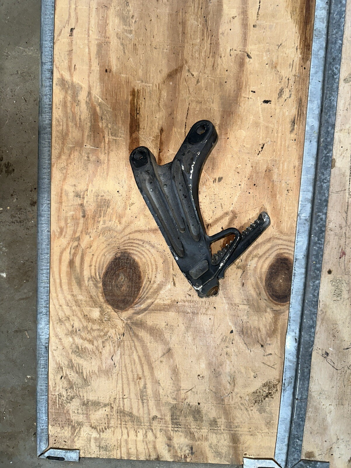 Honda 2003 2004 CBR600RR OEM Rear Passenger Footrest Footpeg Step Brackets Pegs