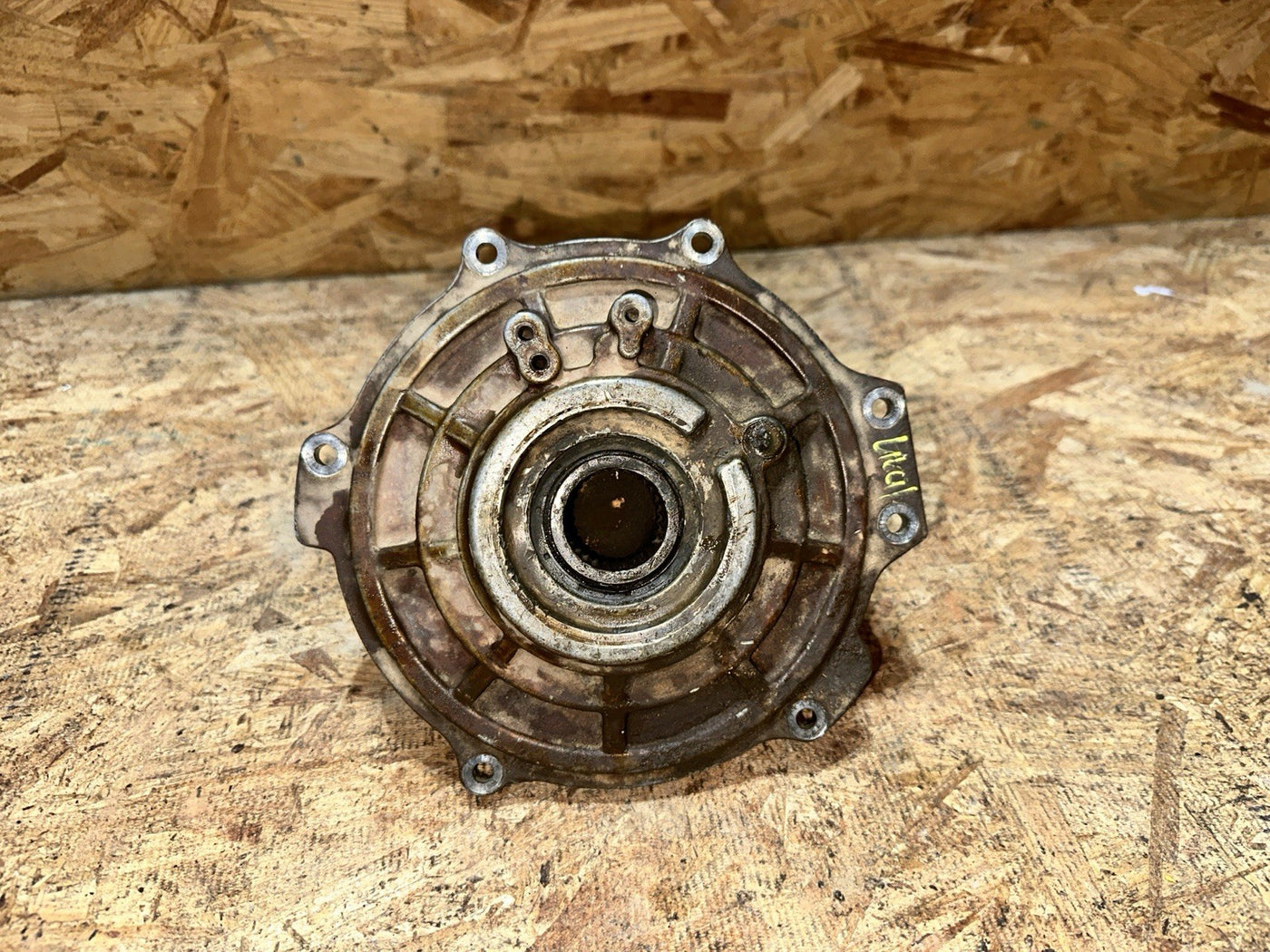 POLARIS RZR Xp 1000 20 FRONT DIFFERENTIAL GEARCASE OUTPUT COVER 3236717