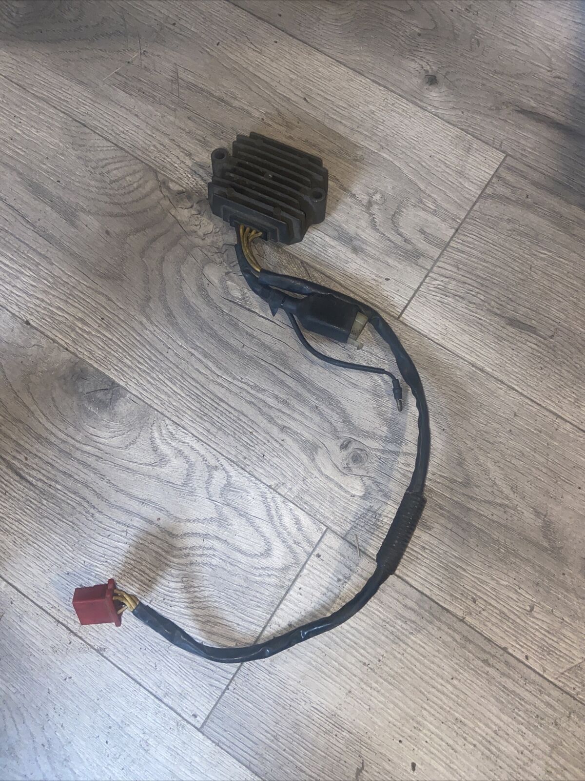 NEW 12V REGULATOR FITS HONDA MOTORCYCLE CBR1000F HURRICANE 1987-88 31600-420-731