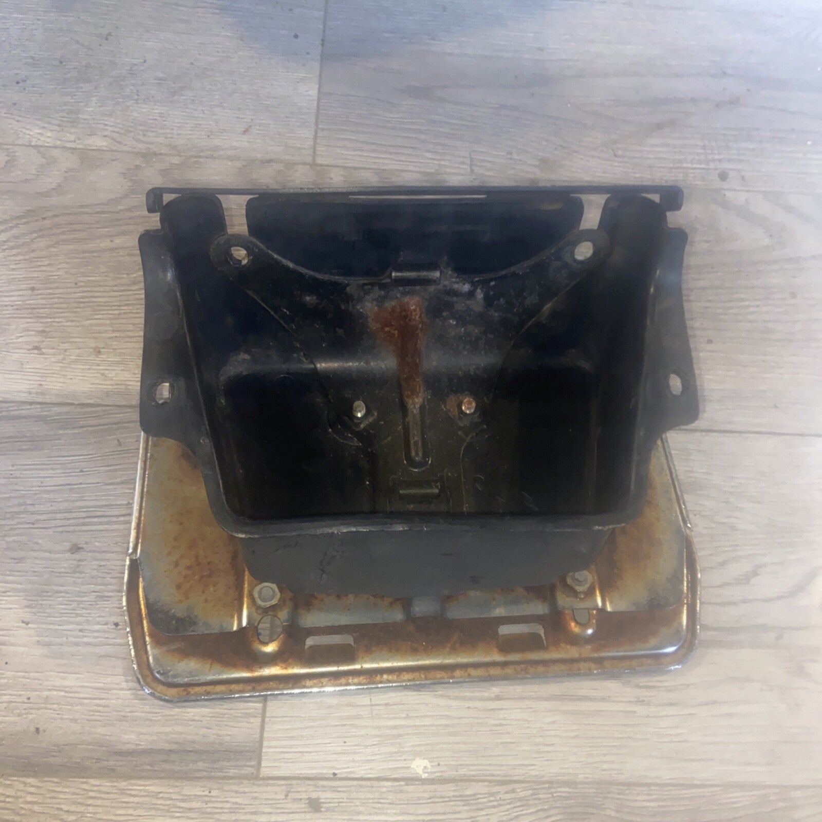 1982 YAMAHA XJ650 LICENSE PLATE MOUNTING BRACKET STAY