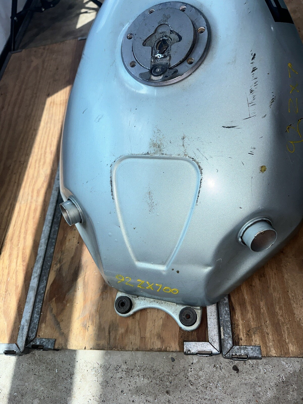 91-92 KAWASAKI NINJA ZX7R ZX750 GAS TANK FUEL CELL PETROL RESERVOIR