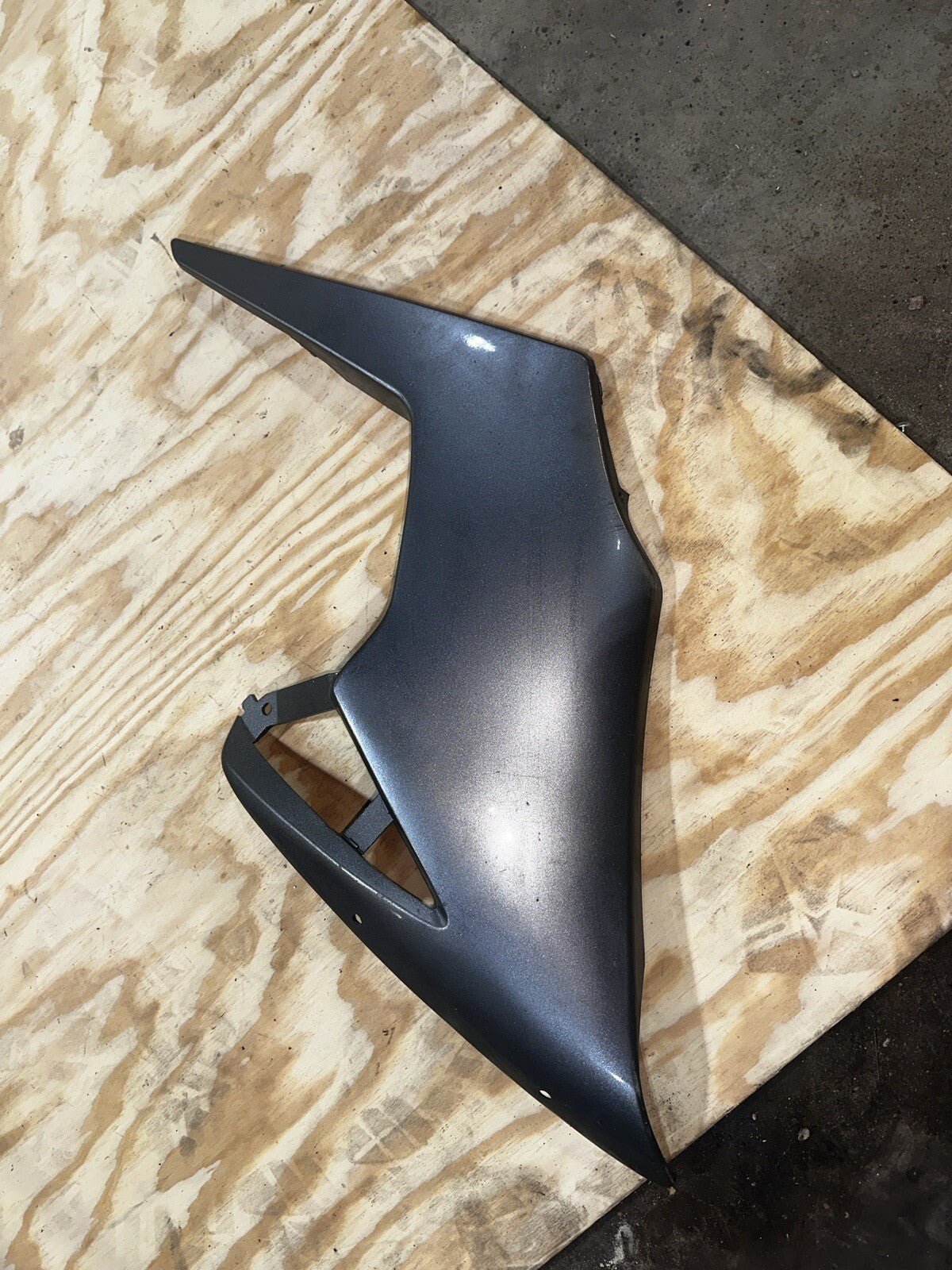 05-06 SUZUKI GSXR1000 LEFT mid FAIRING COWL PLASTIC 94483-41G
