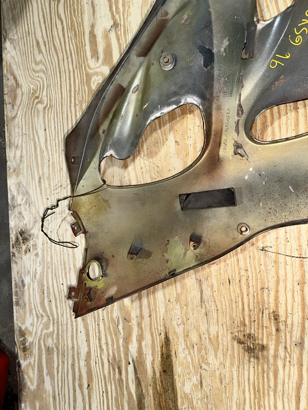 96-99 SUZUKI GSXR750 RIGHT LOWER MID UPPER SIDE FAIRING COWL 