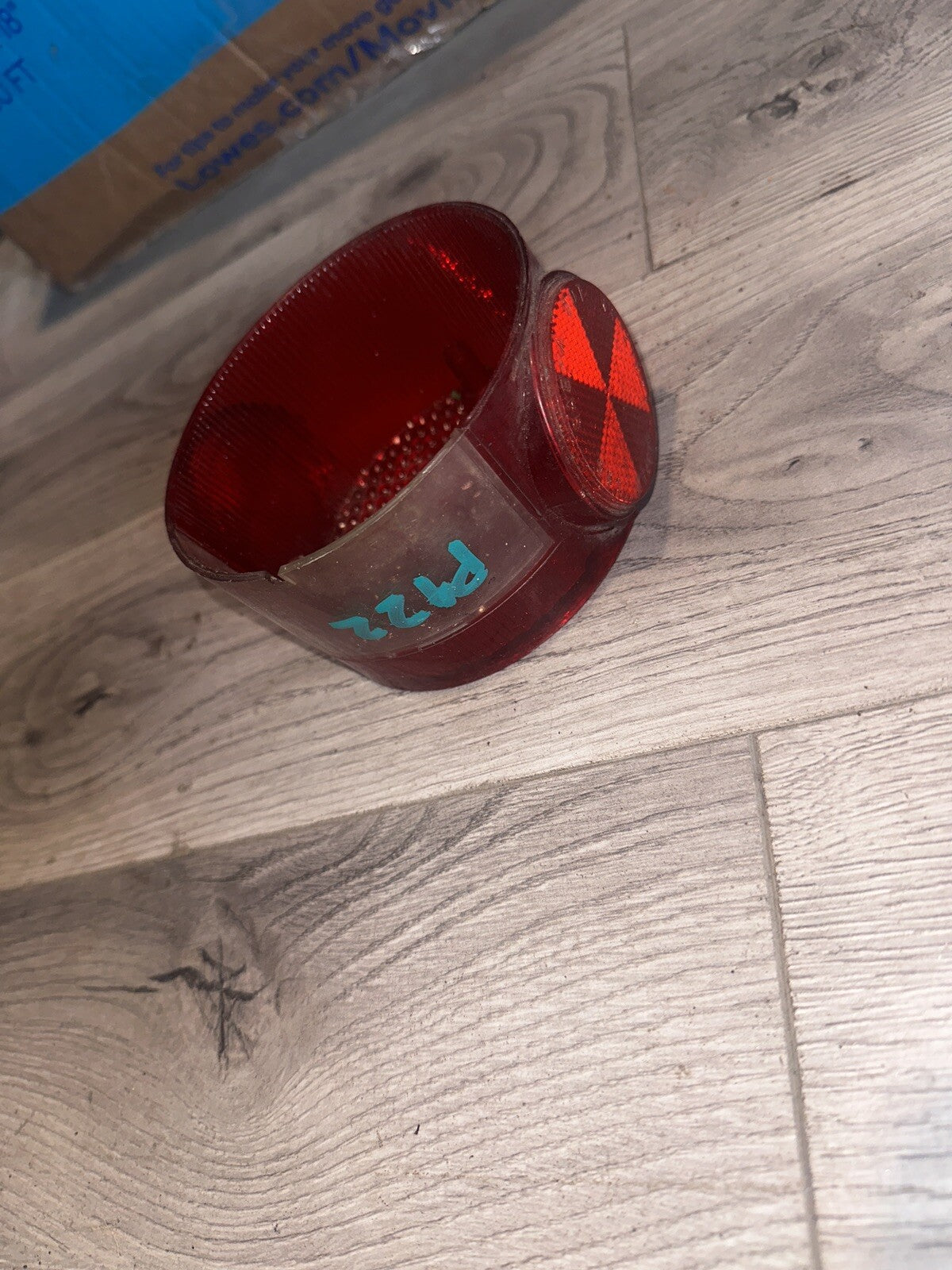 USED YAMAHA 341-84710-60 REPLACEMENT TAILLIGHT RED ROUND LENS STANLEY 040-4918