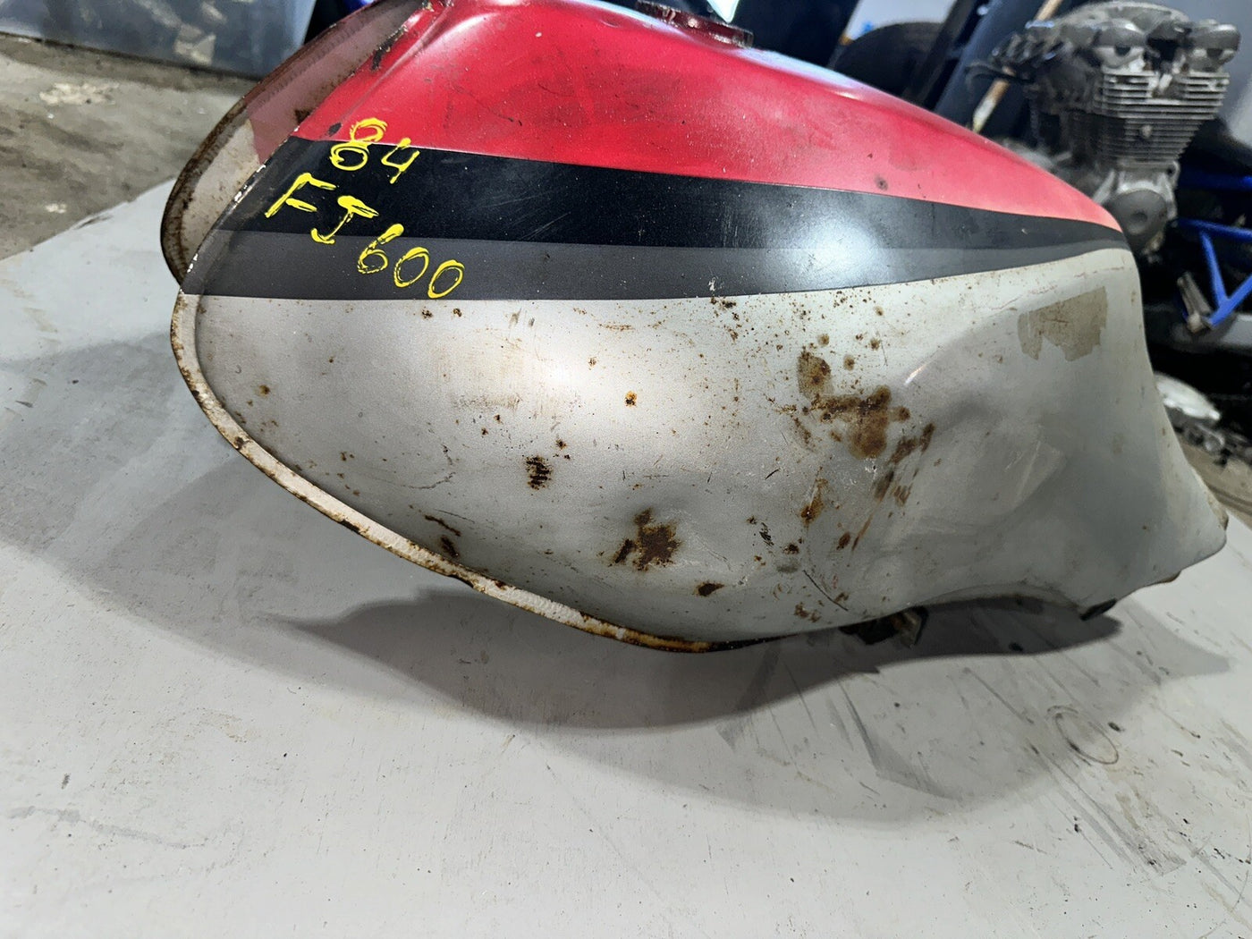 1984 1985 Yamaha FJ600 FJ 600 OEM Gas Fuel Tank 33M-24110-00-09