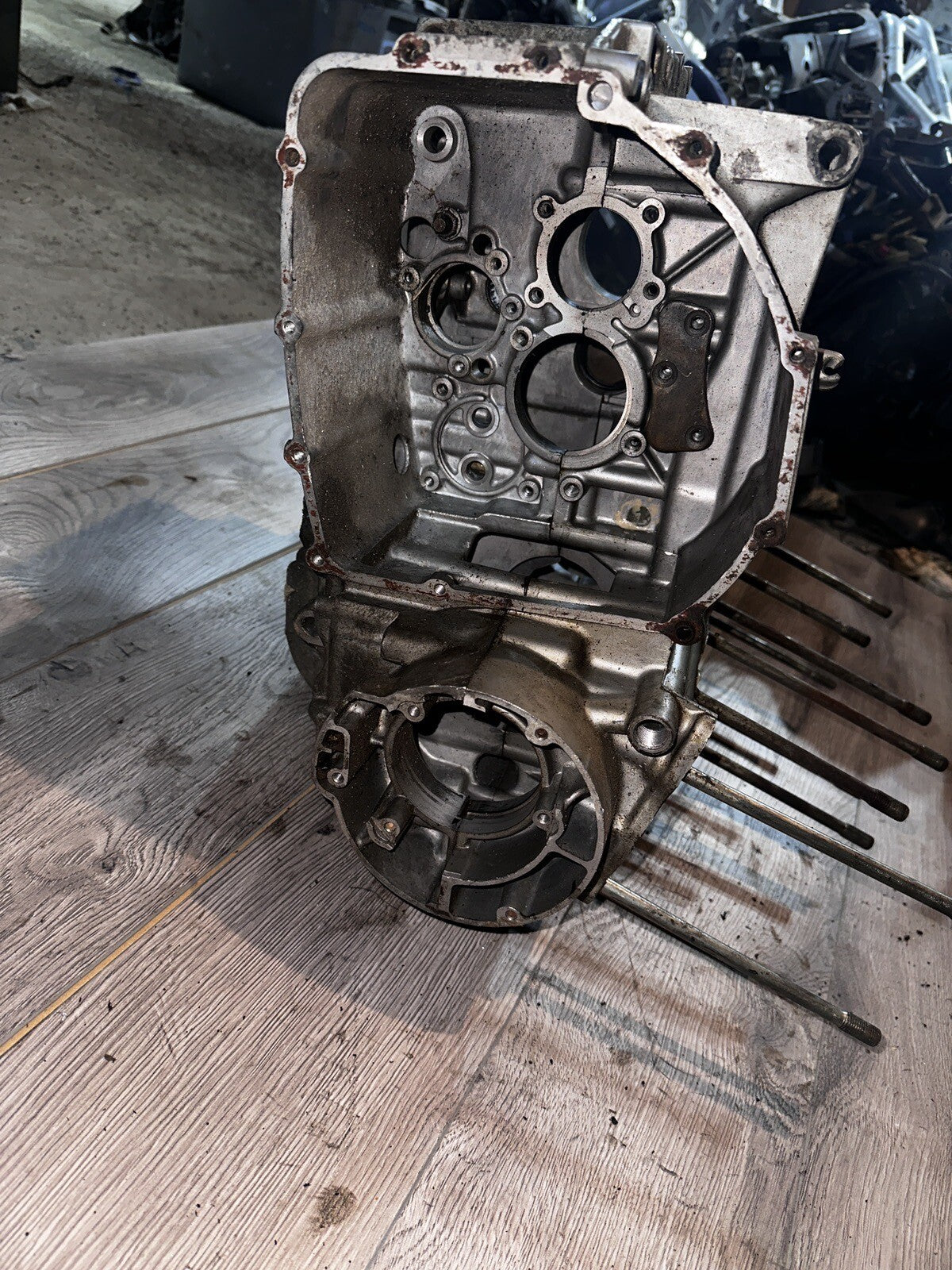 79 SUZUKI GS1000 ENGINE CRANKCASE