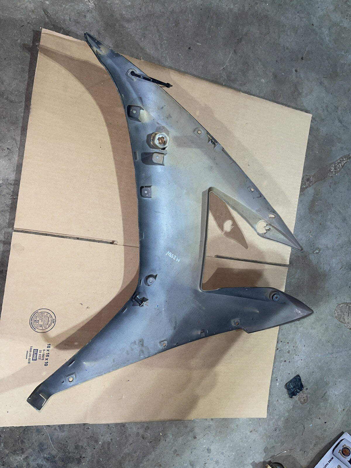 02-03 YAMAHA R1 RIGHT MID SIDE FAIRING COWL PLASTIC OEM BLACK