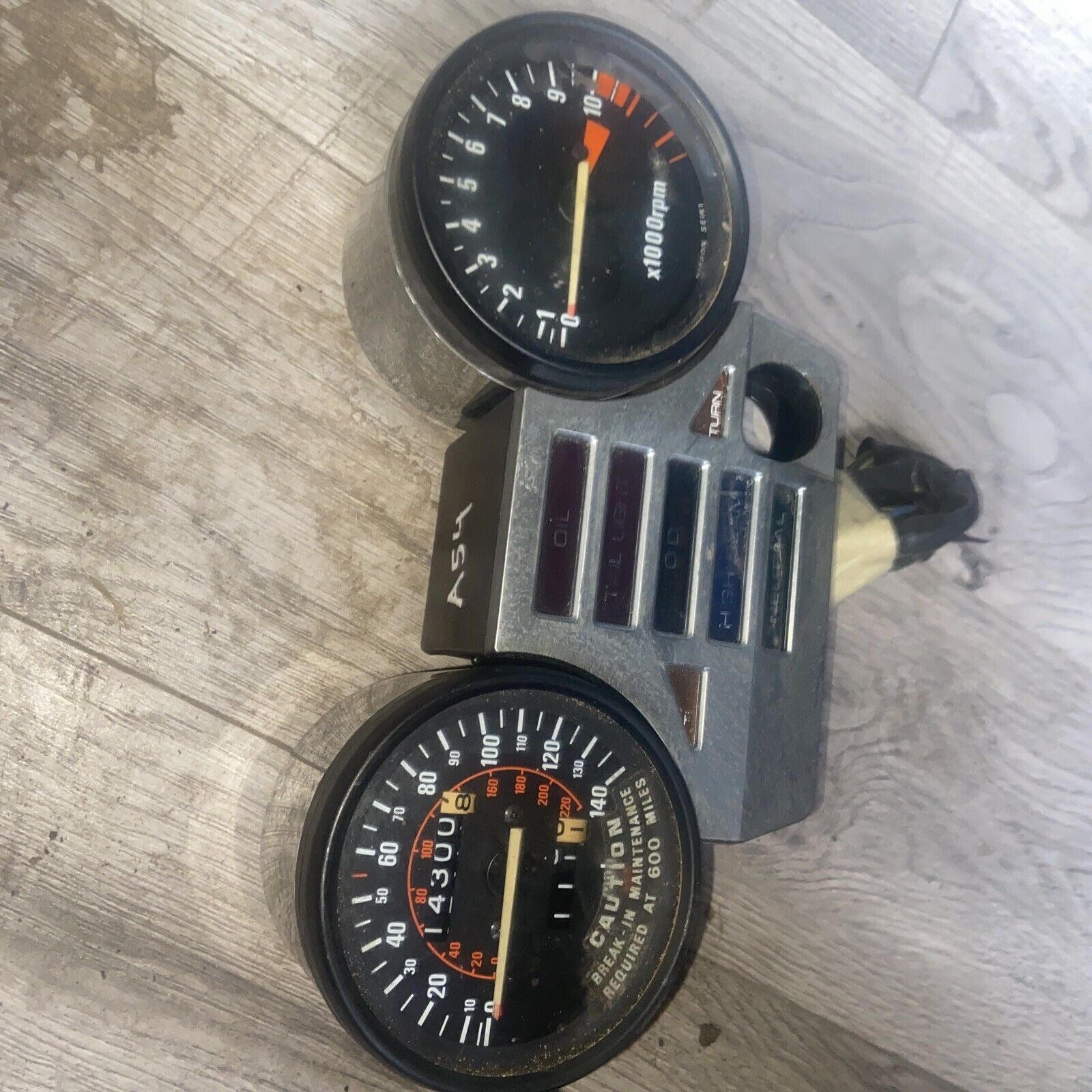 83 HONDA CB550 SPEEDO AND TACHO CLUSTER