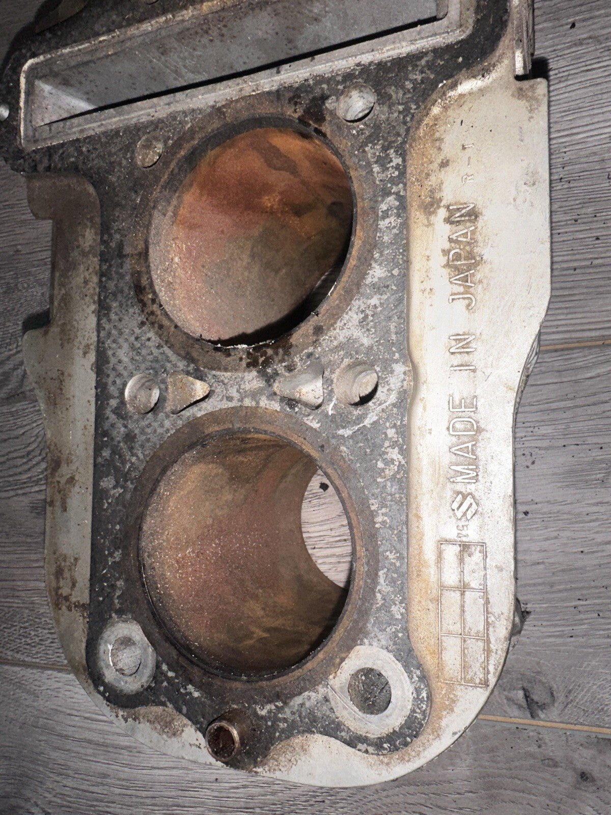 79 SUZUKI GS1000 CYLINDER JUG