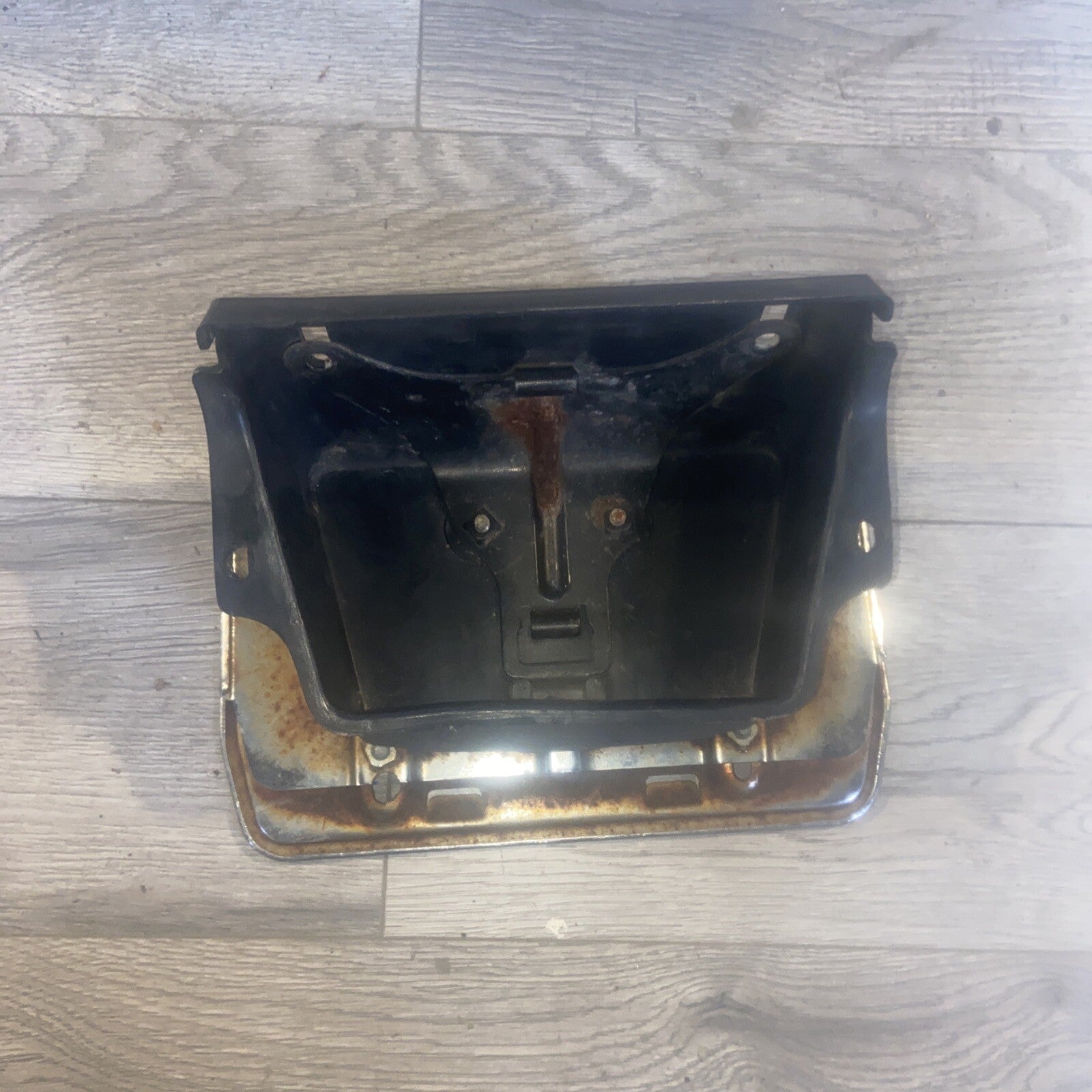 1982 YAMAHA XJ650 LICENSE PLATE MOUNTING BRACKET STAY