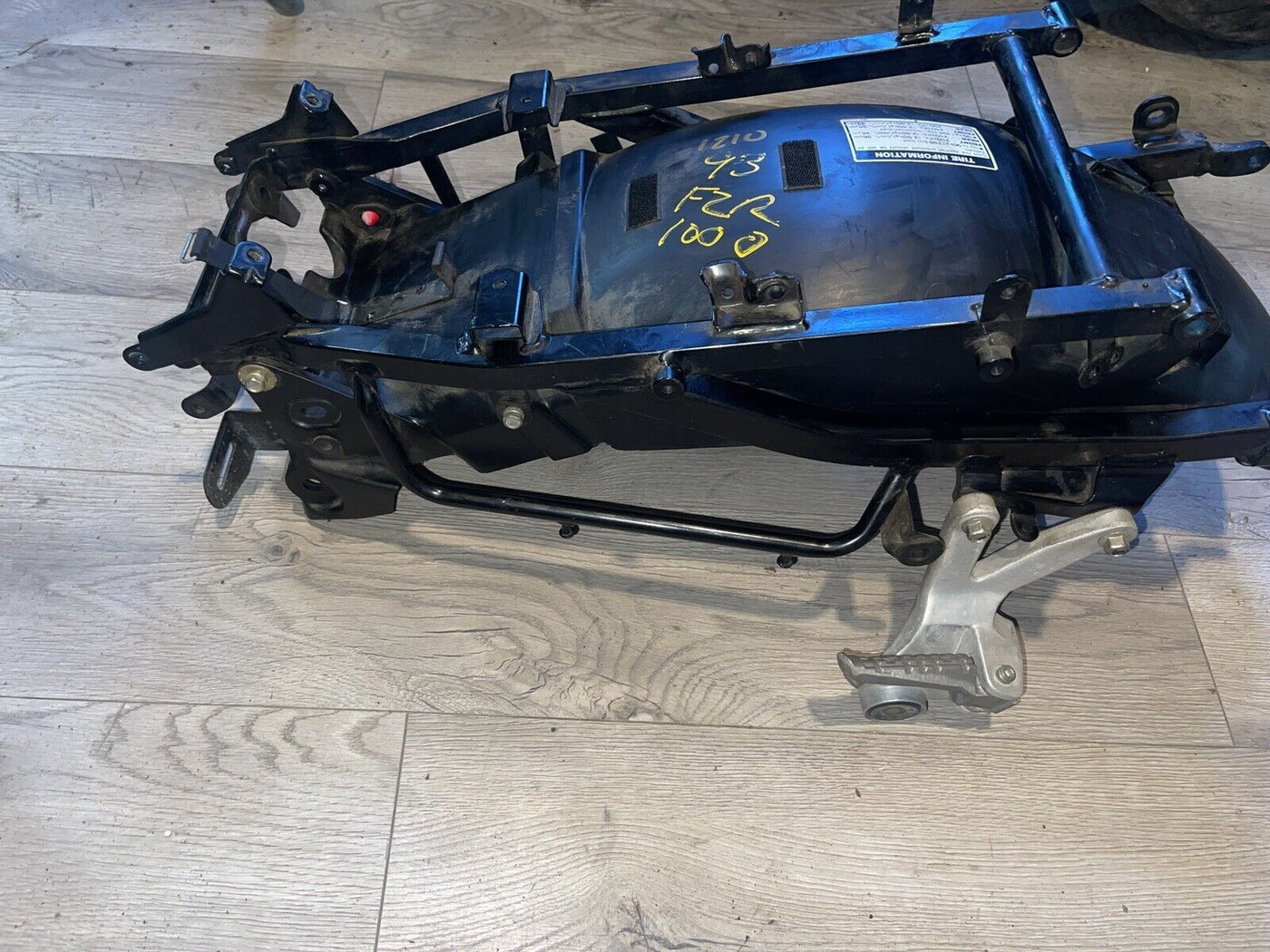 1994 YAMAHA FZR1000 Subframe 