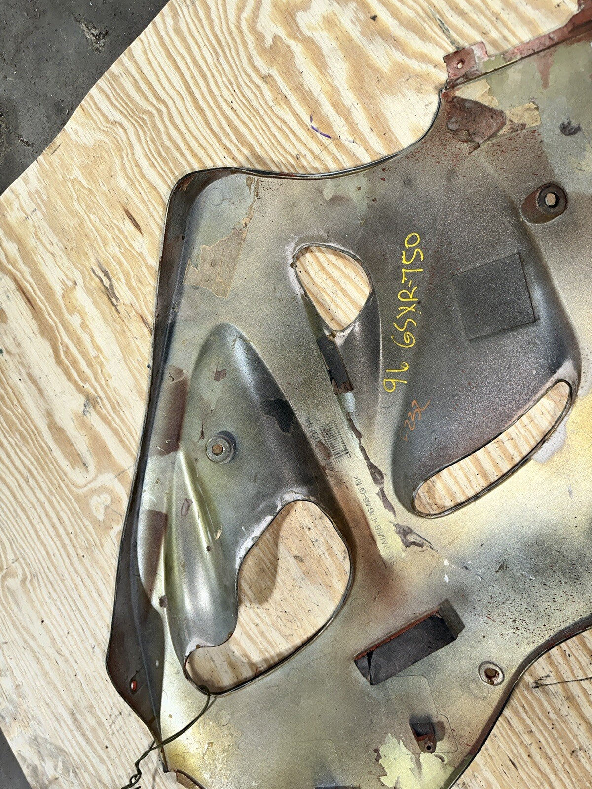 96-99 SUZUKI GSXR750 RIGHT LOWER MID UPPER SIDE FAIRING COWL 