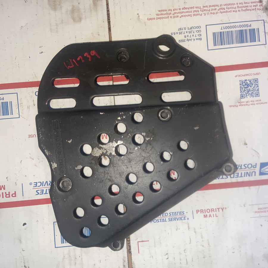 91 Suzuki GSX-R GSXR 750 GSXR750 front sprocket cover guard