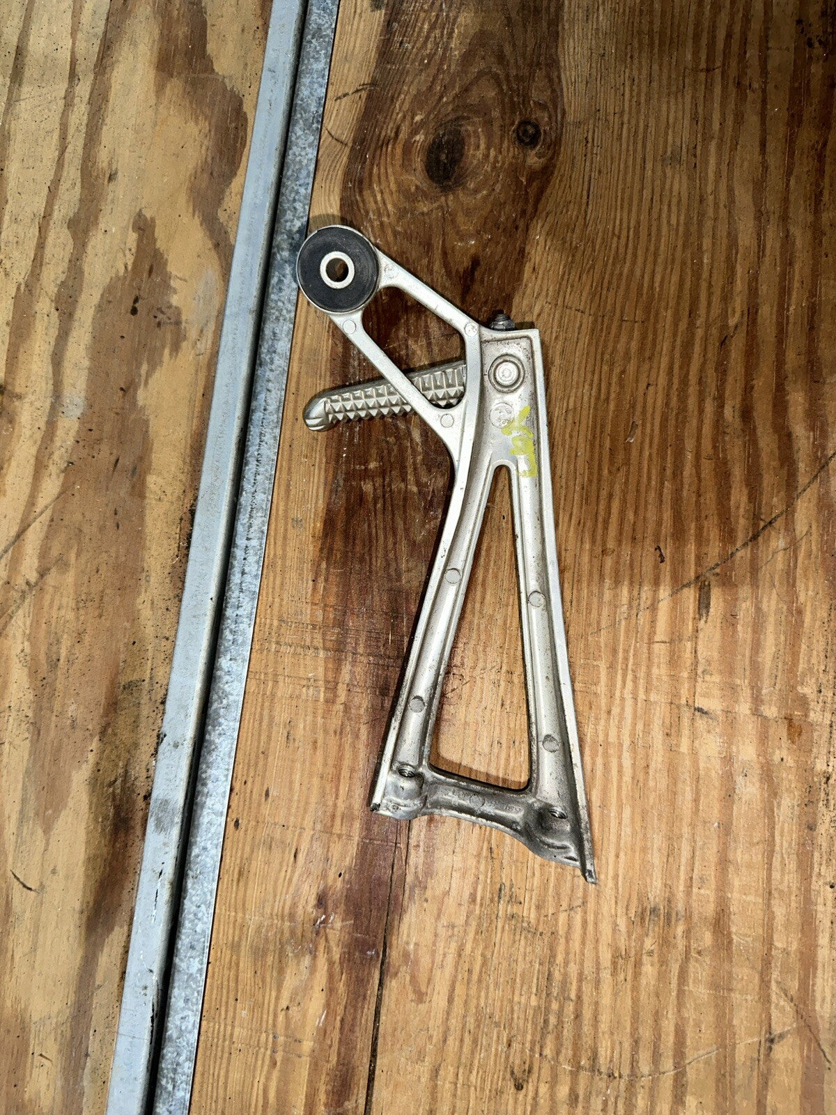 YAMAHA YZF OEM REAR BACK APSSENGER FOOT PEG BRACKETS for 03-05 R6 & 06-09 R6S