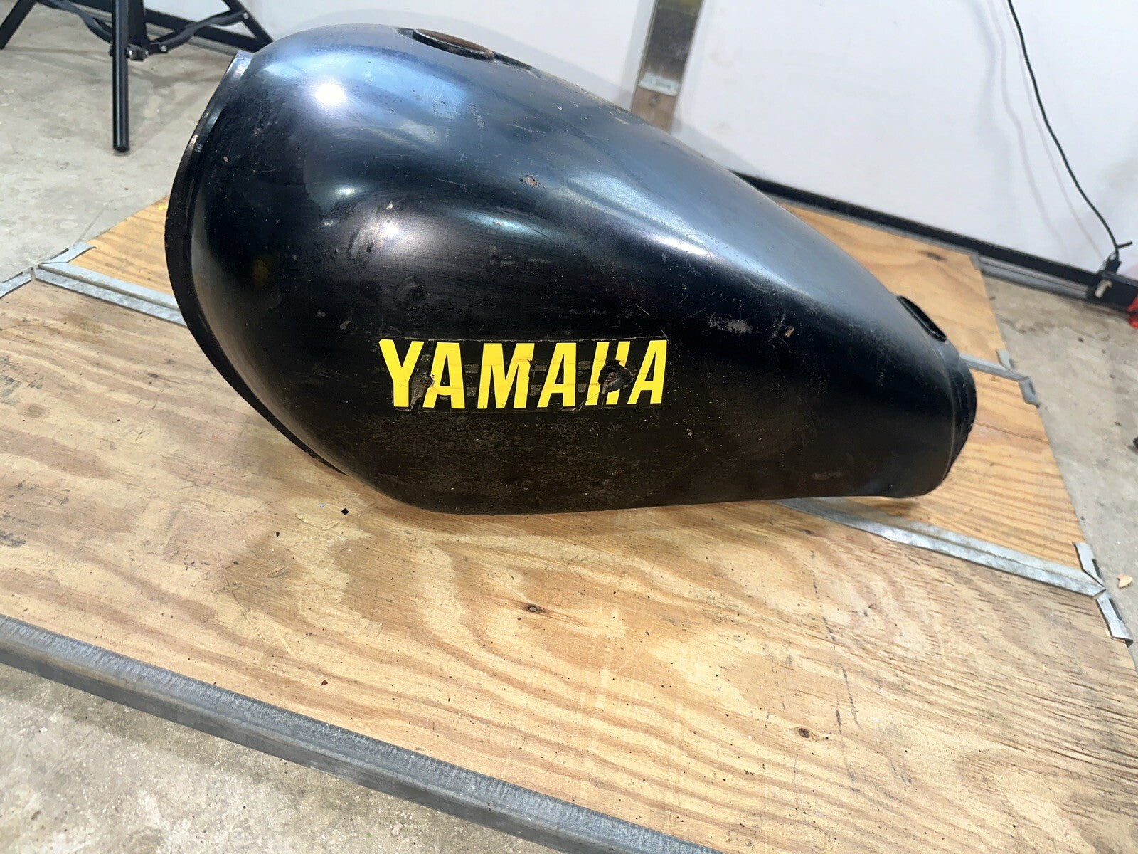 YAMAHA VIRAGO FUEL TANK PETROL GAS XV750 1981-1983 XV 750