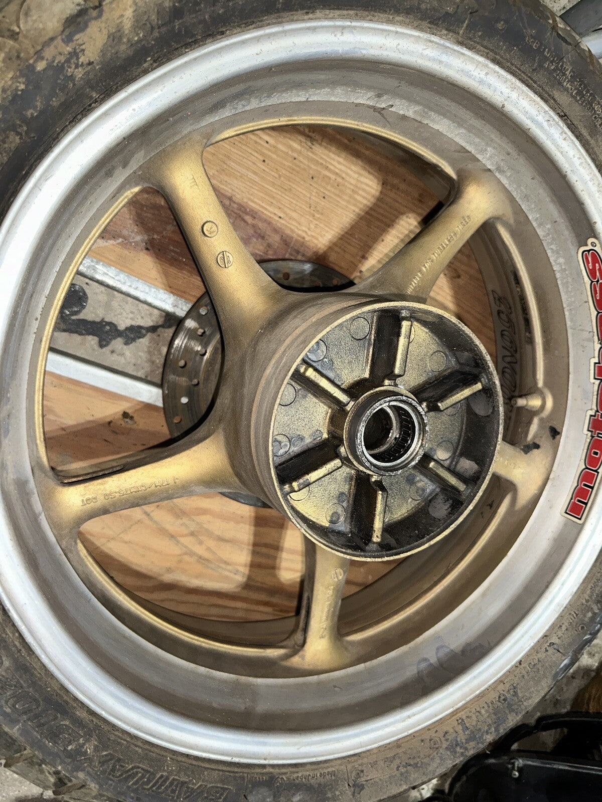 2003 - 2005 Yamaha Yzf R6 06 - 09 R6s Oem Rear Wheel Rim Tire