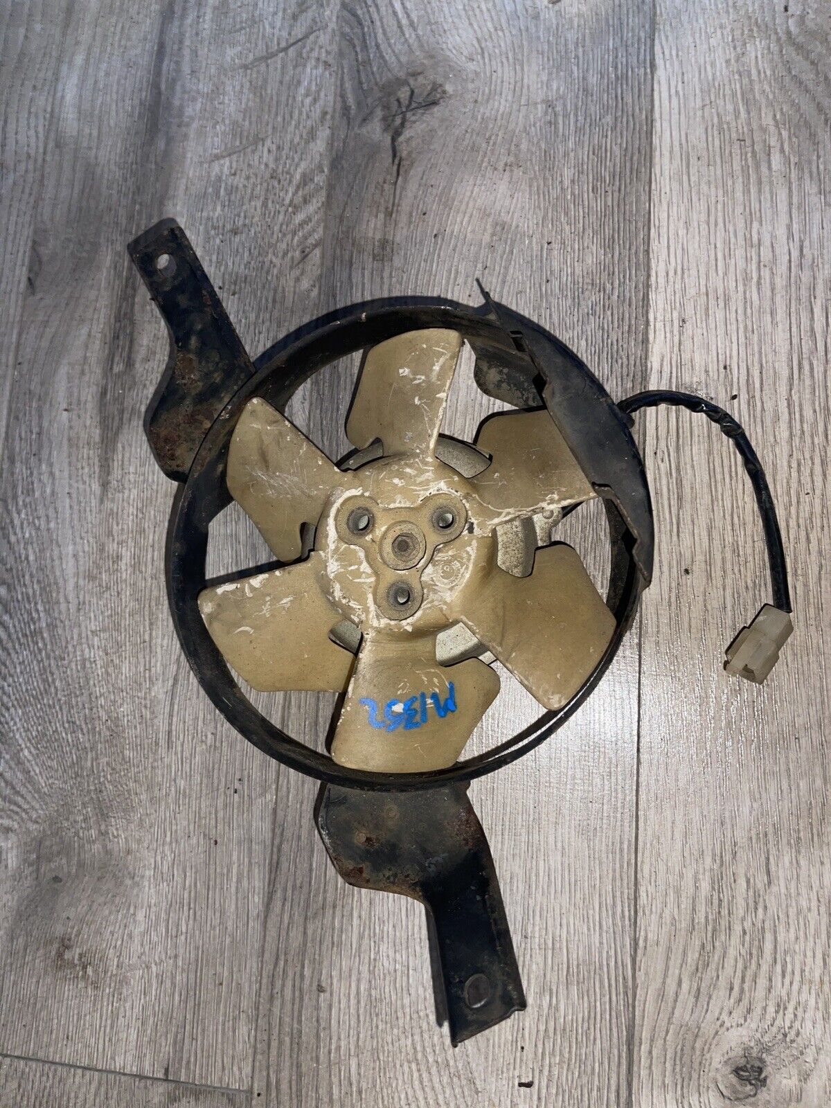 1985 HONDA SABRE VF 700 S V45 VF700S RADIATOR COOLANT COOLING FAN 