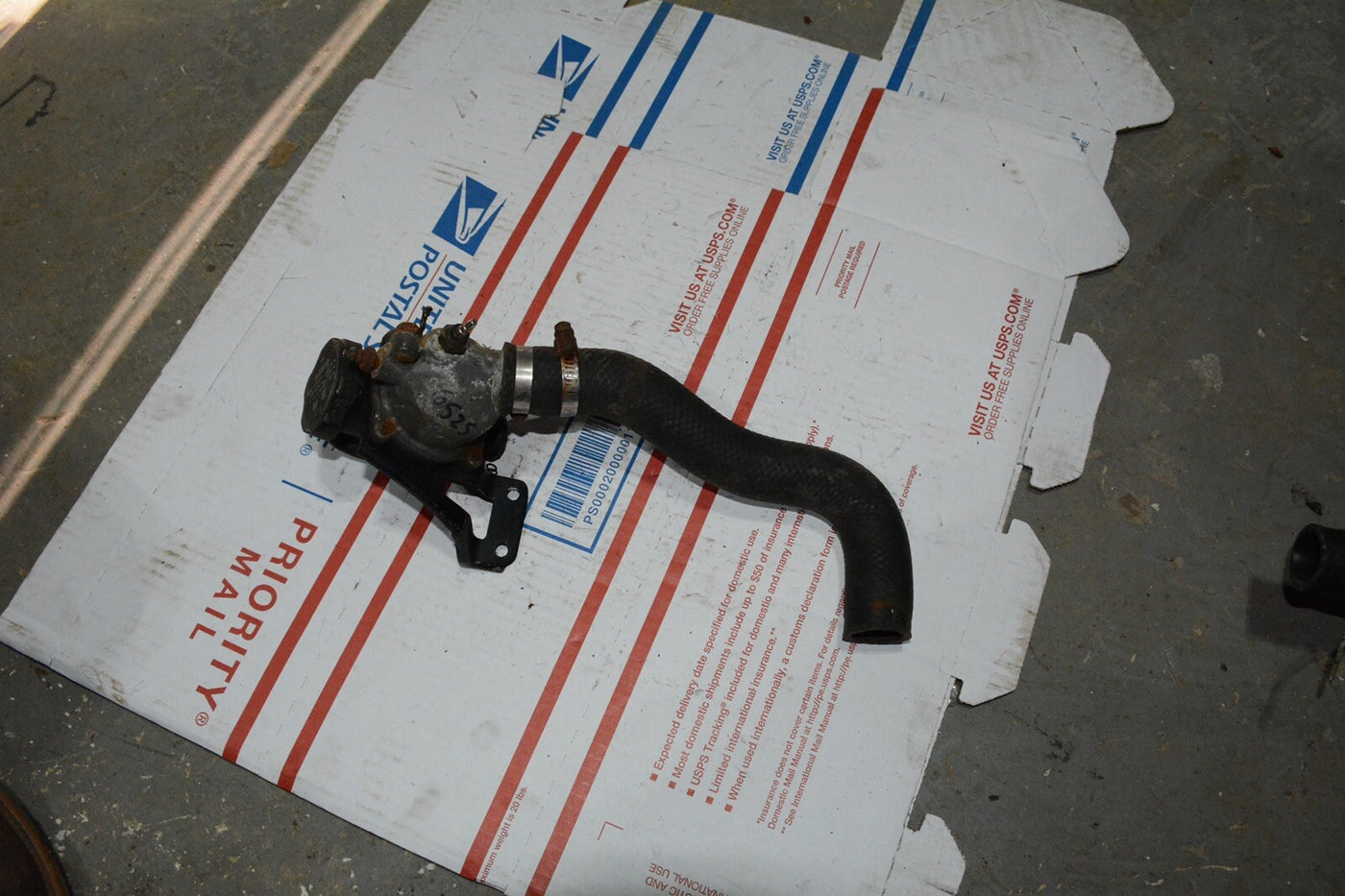 92 Kawasaki ZX6 ZX 6 600 ZX600 D Ninja Thermostat Housing