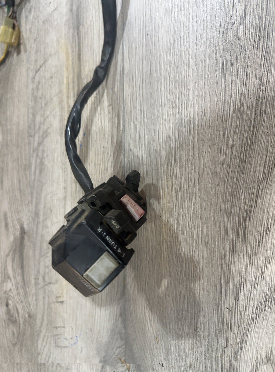 86 Yamaha XV 1000 Virago Handlebar Switch 2UJ-83973-00-00  1984-1997