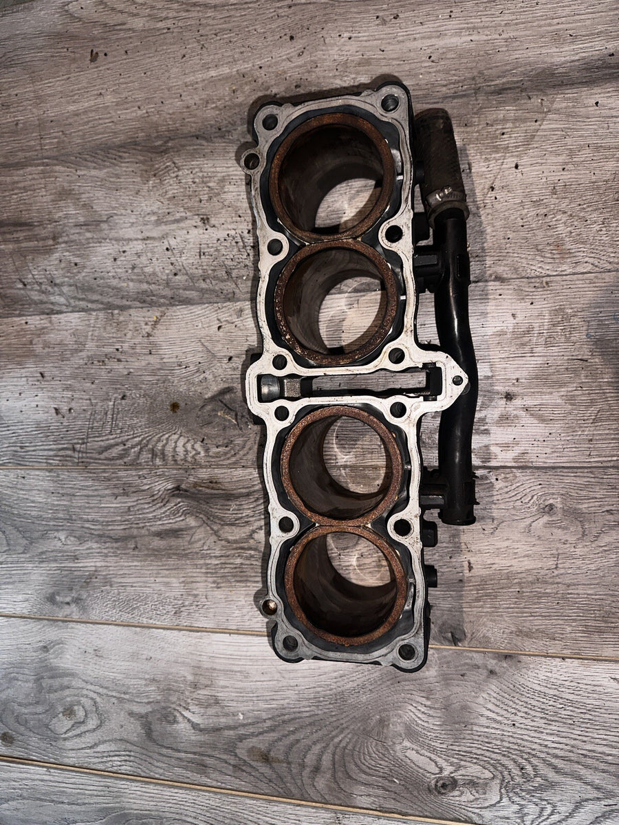 93 - 95 OEM Suzuki GSXR 750 Cylinder Block Jug