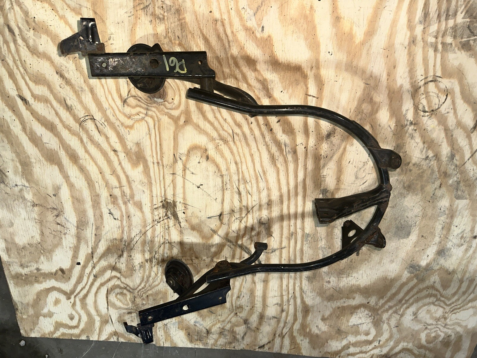 86 Honda GL 1200 A GL1200 Goldwing front fairing cowl mount bracket stay