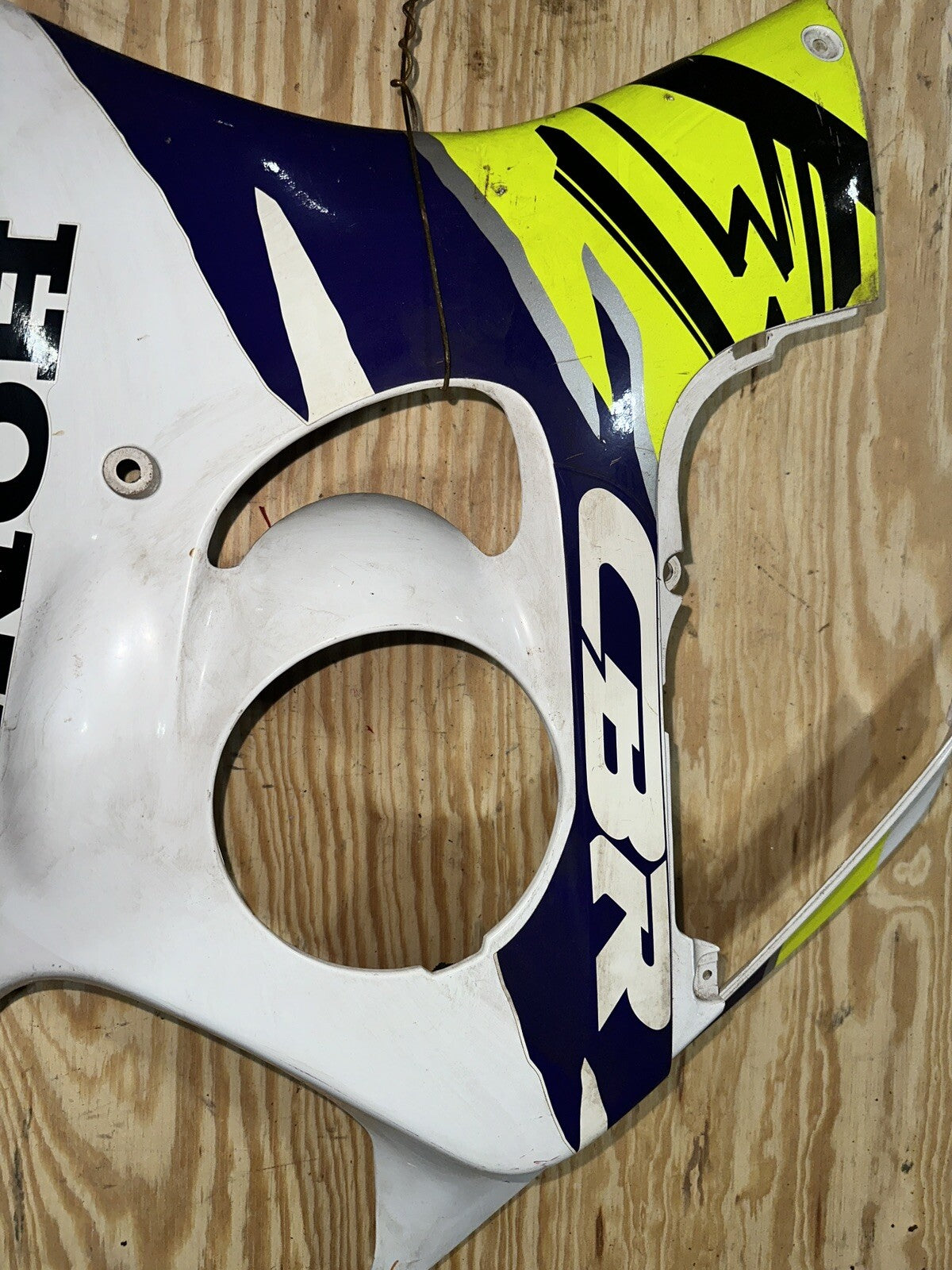 95-98 HONDA CBR600F3 LEFT MID UPPER SIDE FAIRING COWL PLASTIC