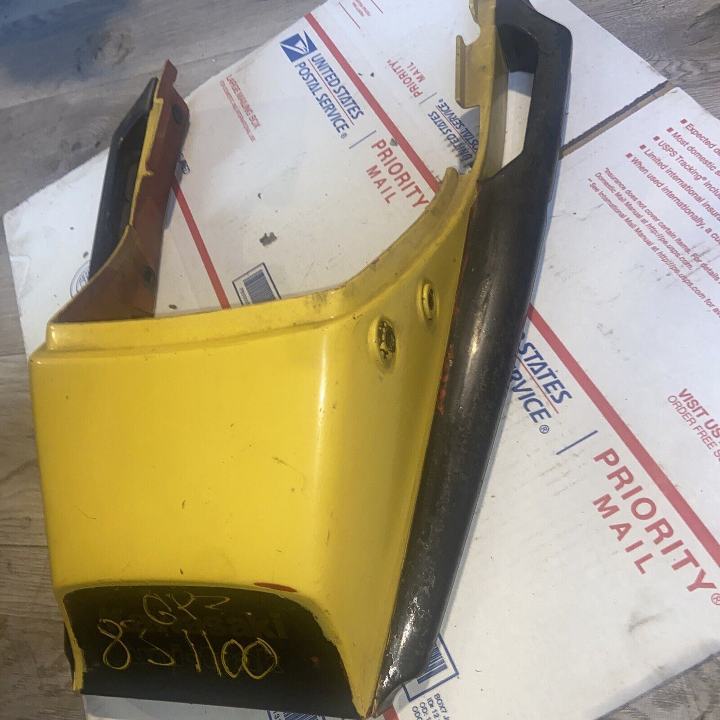 83-85 KAWASAKI GPZ1100 REAR BACK TAIL FAIRING COWL SHROUD