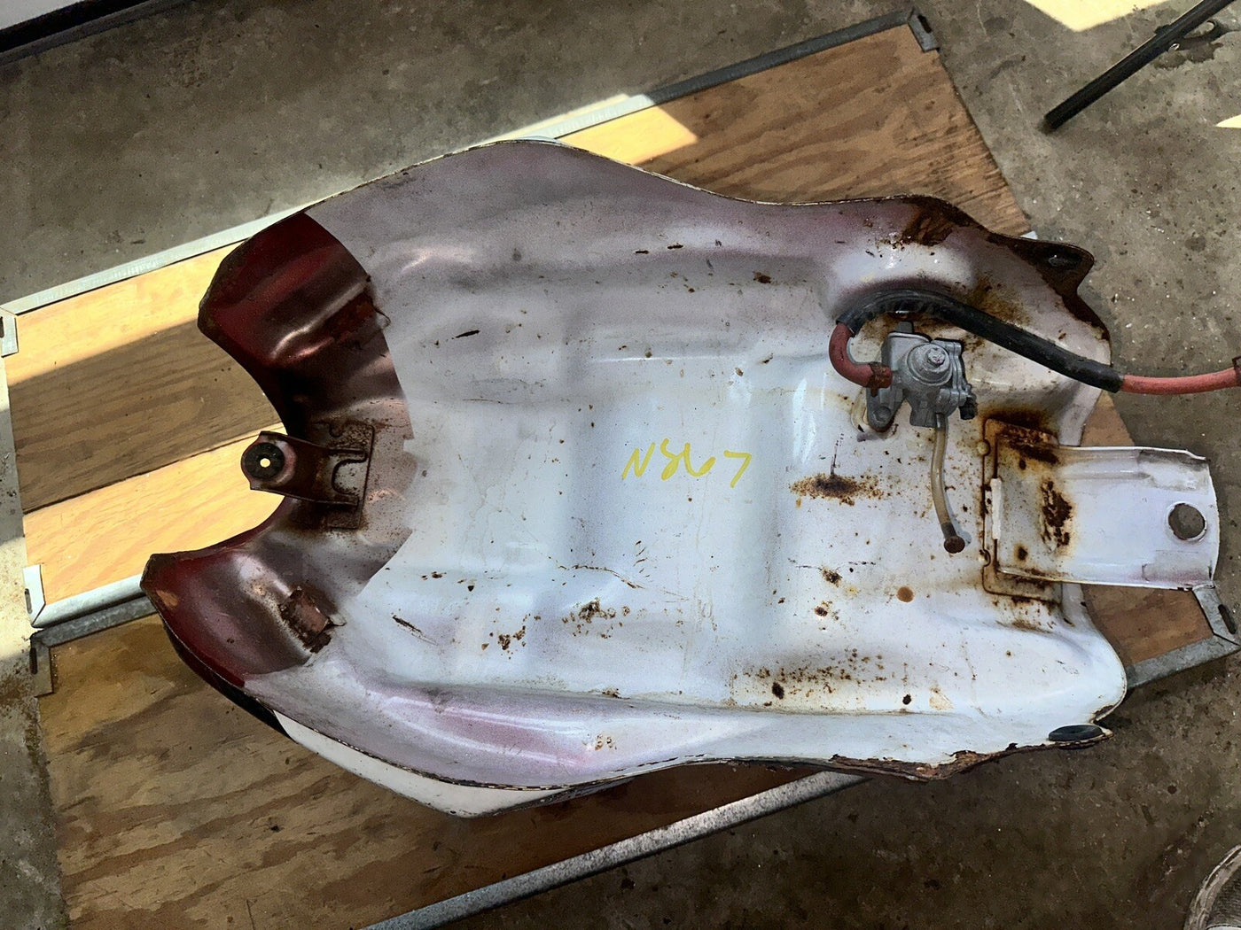84 - 85 Honda VF500F Interceptor Gas Tank Fuel Cell Petrol Reservoir OEM