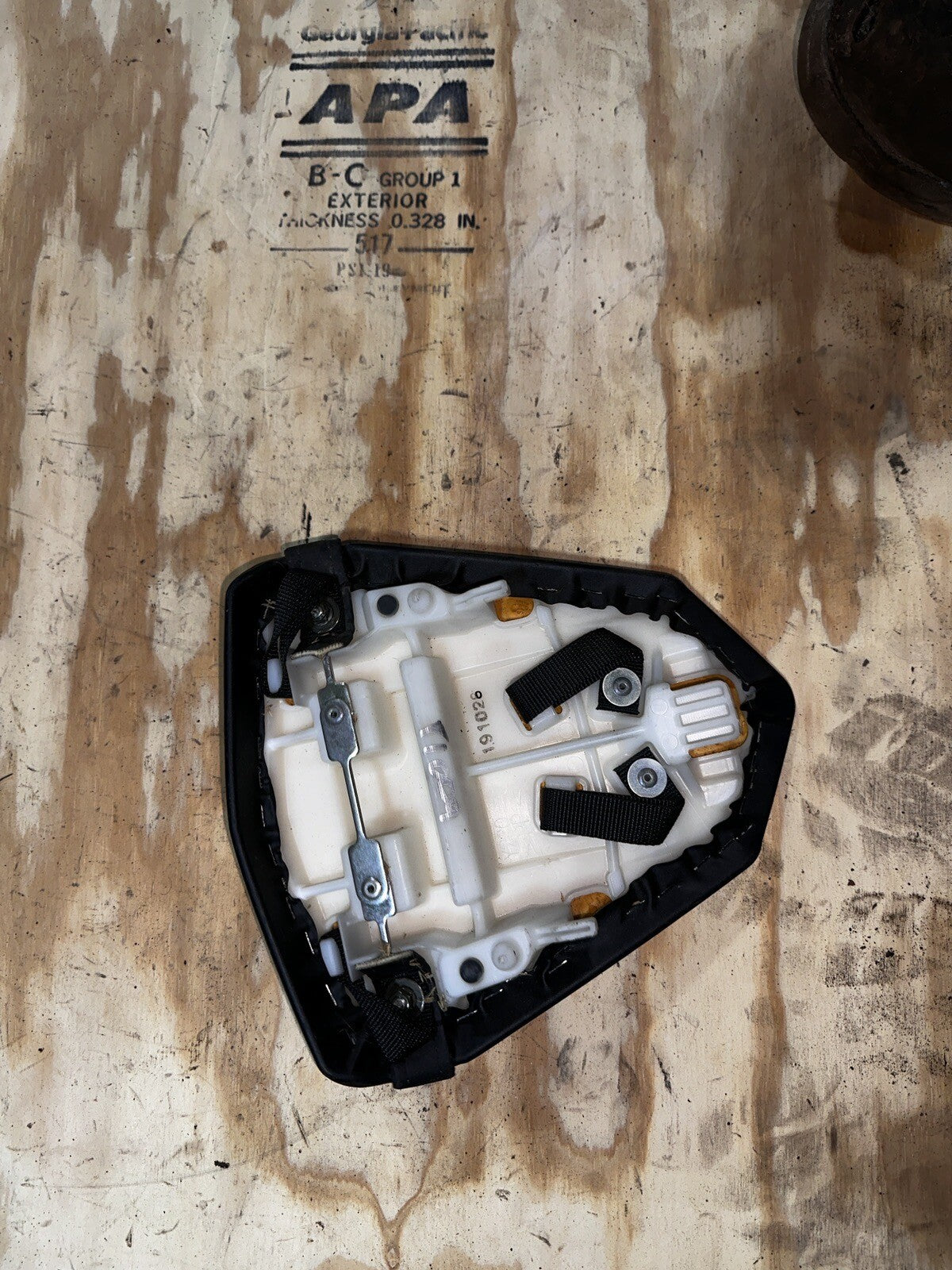 06 07 YAMAHA YZF R6 OEM REAR BACK PASSENGER TANDEM SEAT PAD SADDLE PILLION