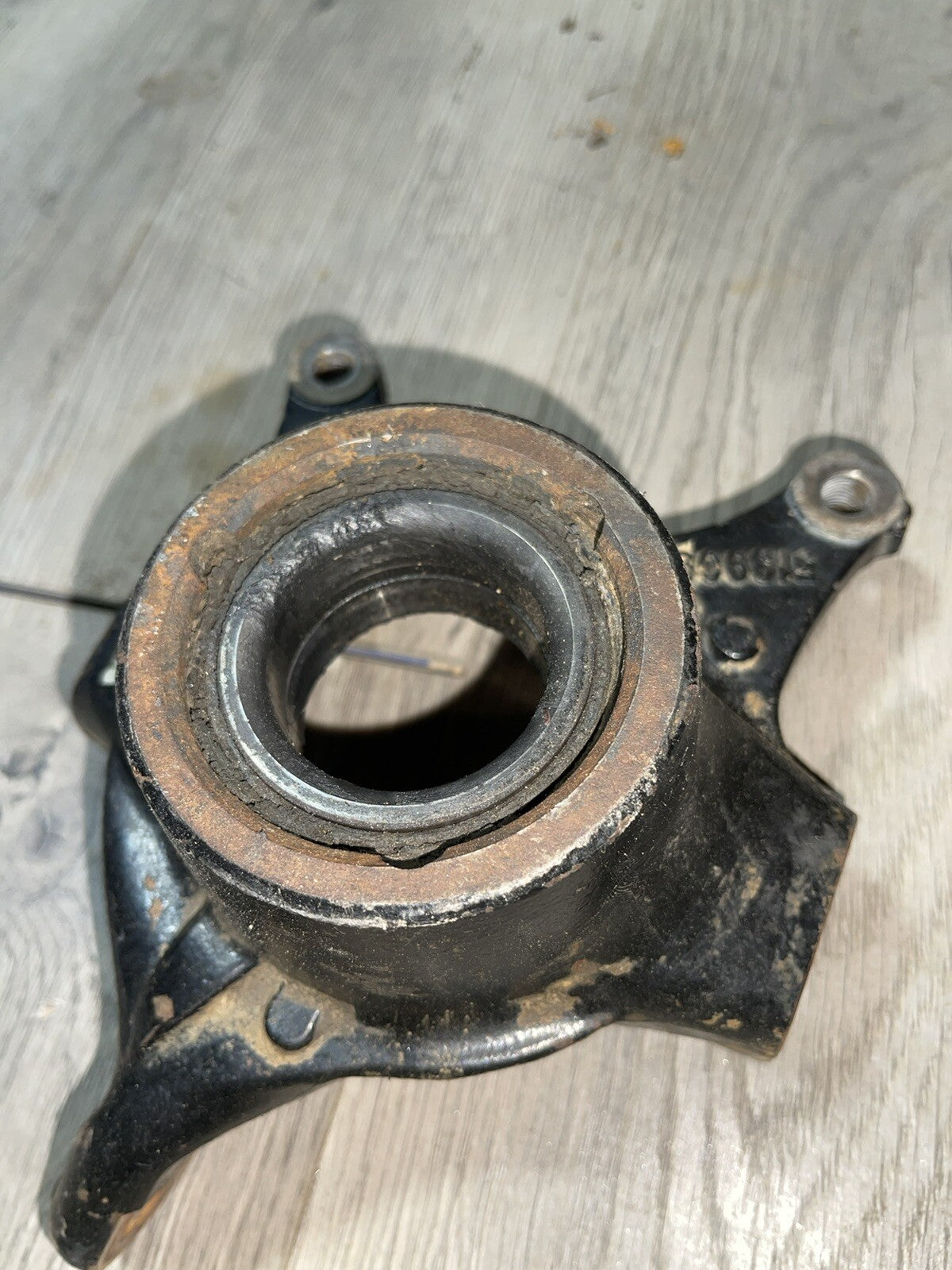 2018 Polaris General Deluxe Right Front Knuckle 5139094